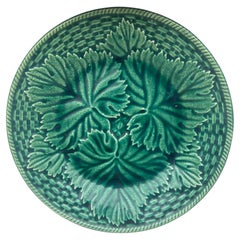 Majolika-Teller mit französischen grünen Blättern, Salins, um 1890