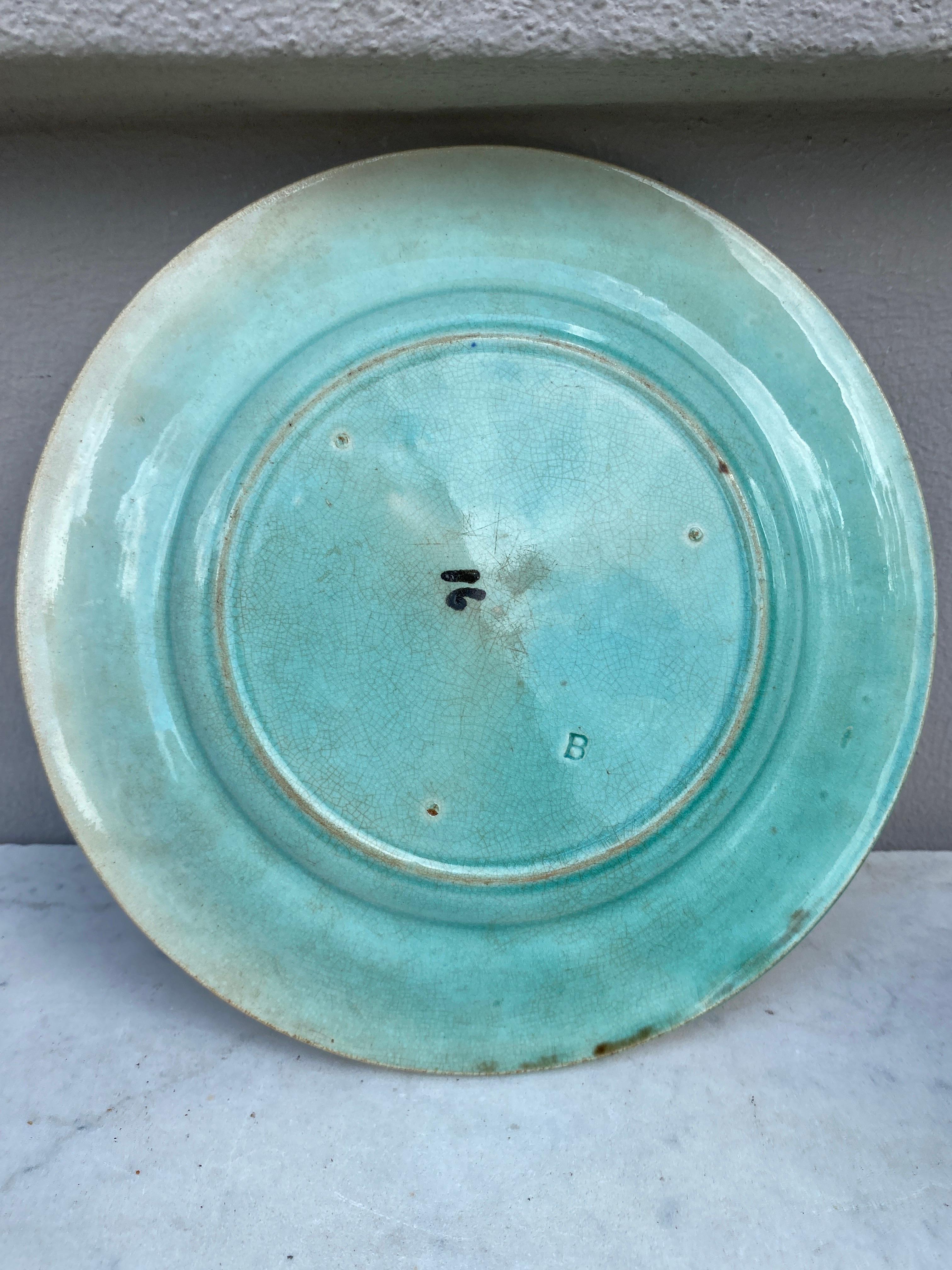 Rustic French Green Majolica Acanthus Leaves Plate, circa 1880