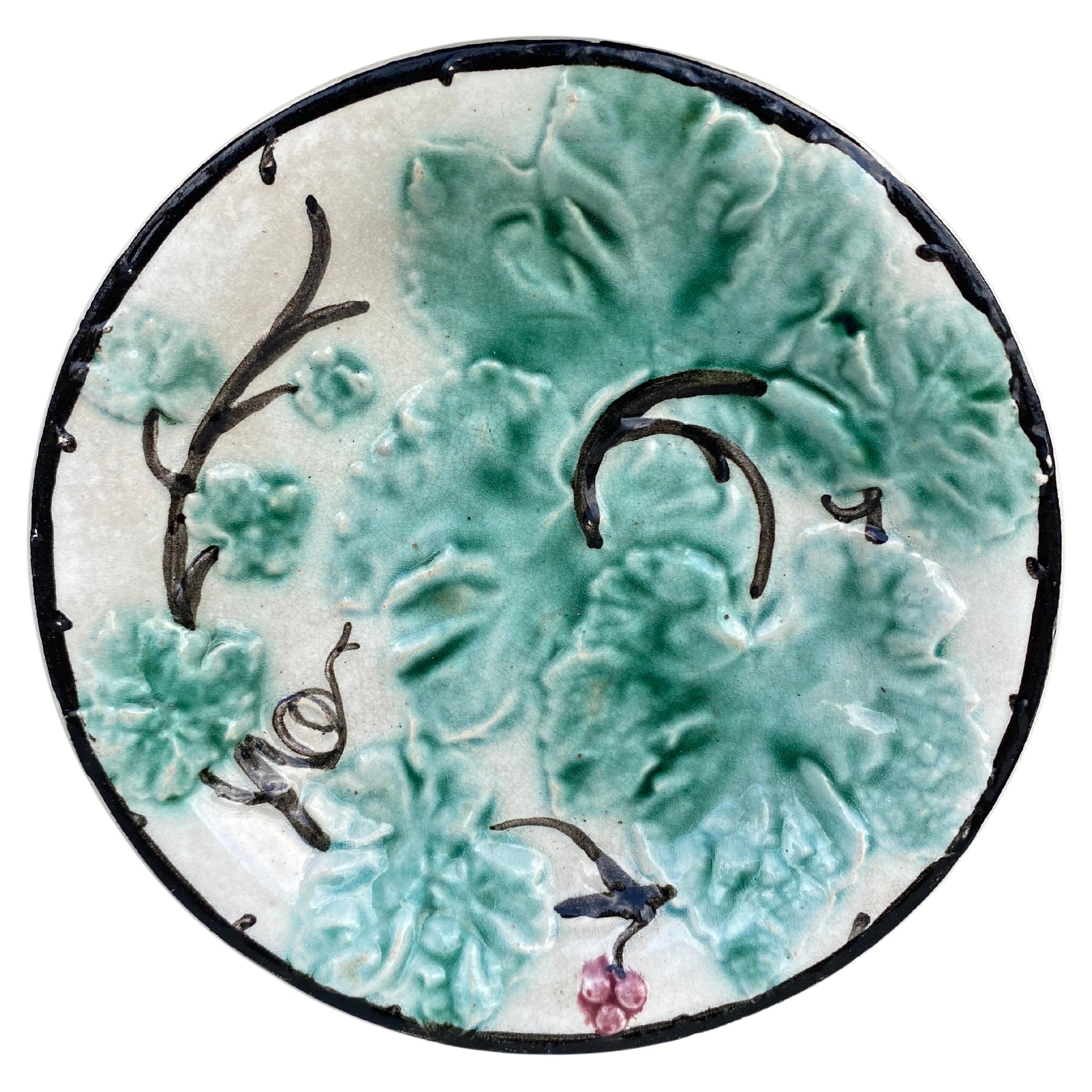 French Green Majolica Acanthus Leaves Plate, circa 1880 In Good Condition In Austin, TX
