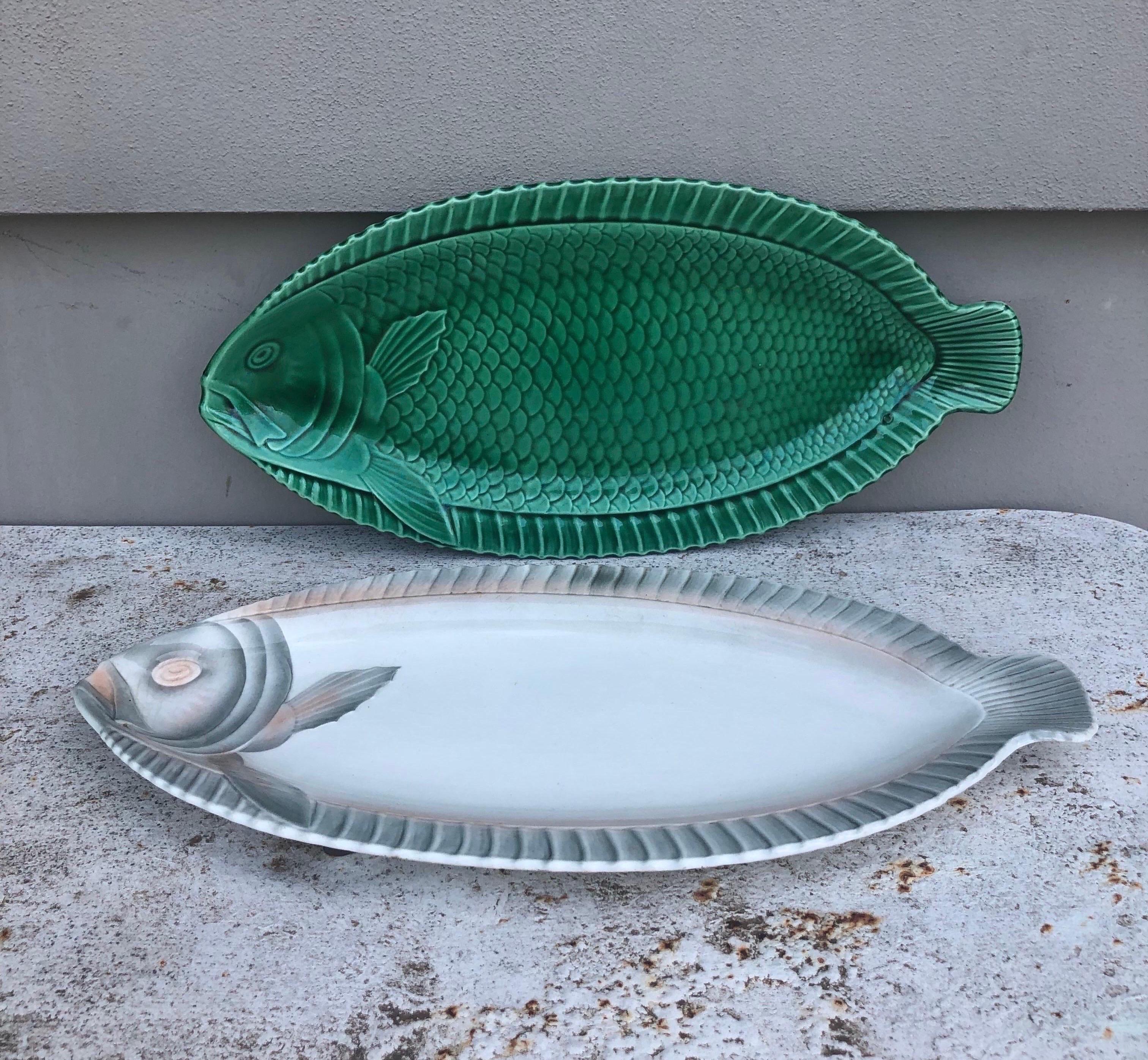 Mid-20th Century French Green Majolica Fish Platter Sarreguemines, Circa 1930