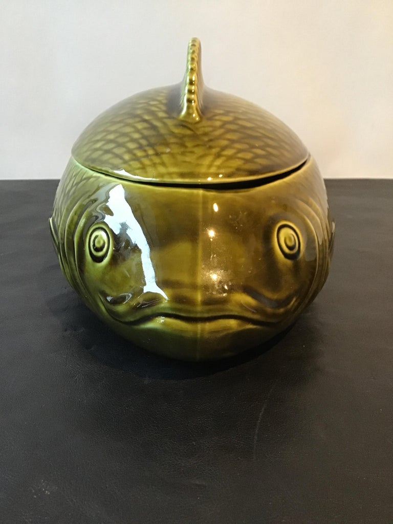 French Green Majolica Fish Tureen by Sarreguemines In Good Condition For Sale In Tarrytown, NY