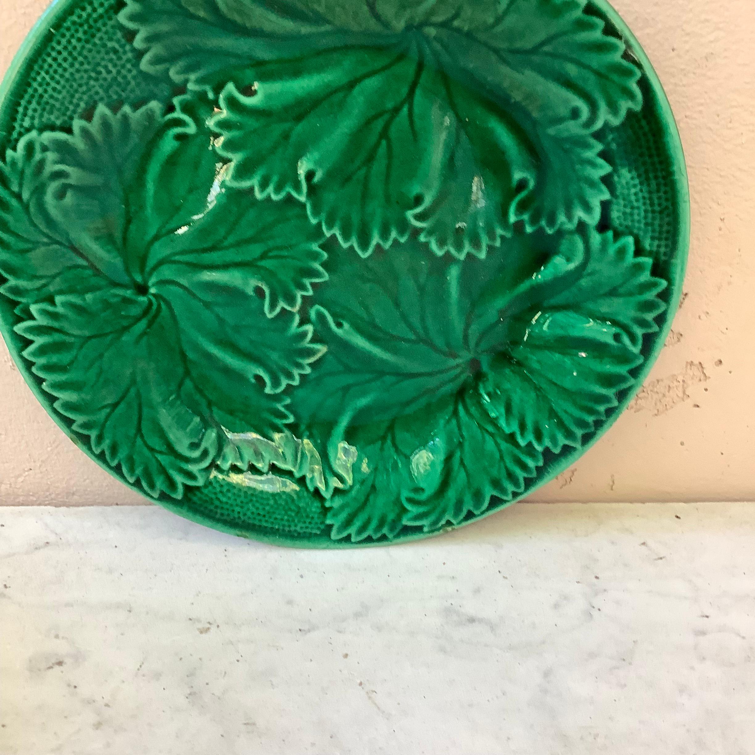 French green Majolica leaves plate signed Clairefontaine, circa 1890.
