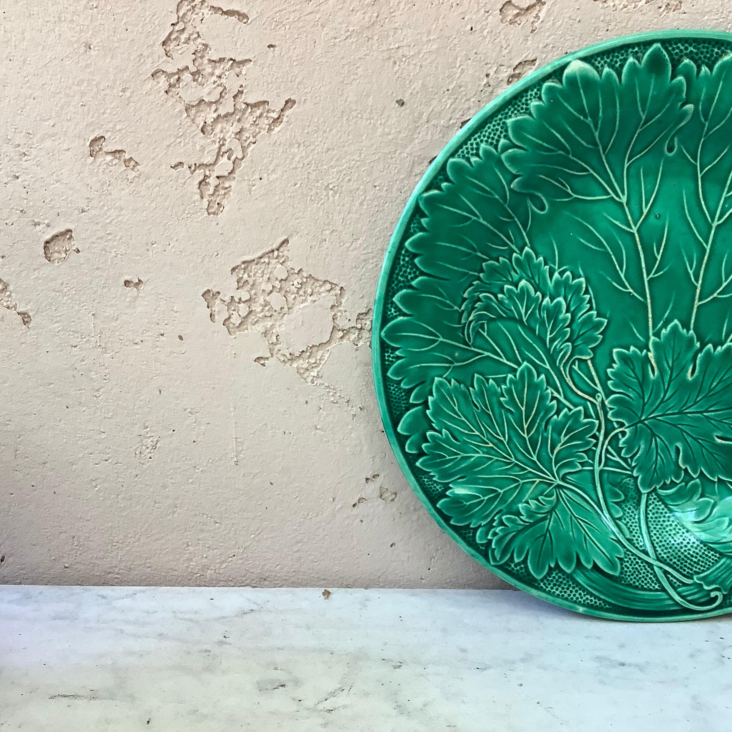 French green Majolica leaves plate signed Montereau, circa 1890.