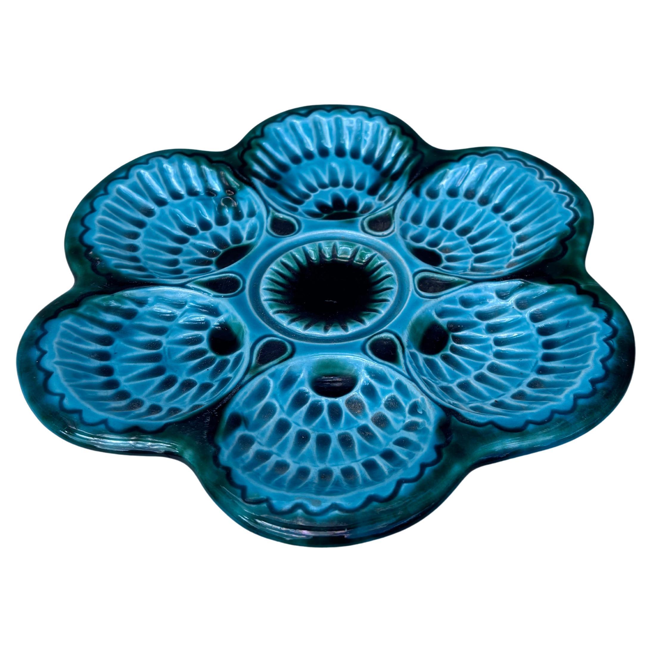 French green Majolica oyster signed Marcel Guillot, circa 1950.