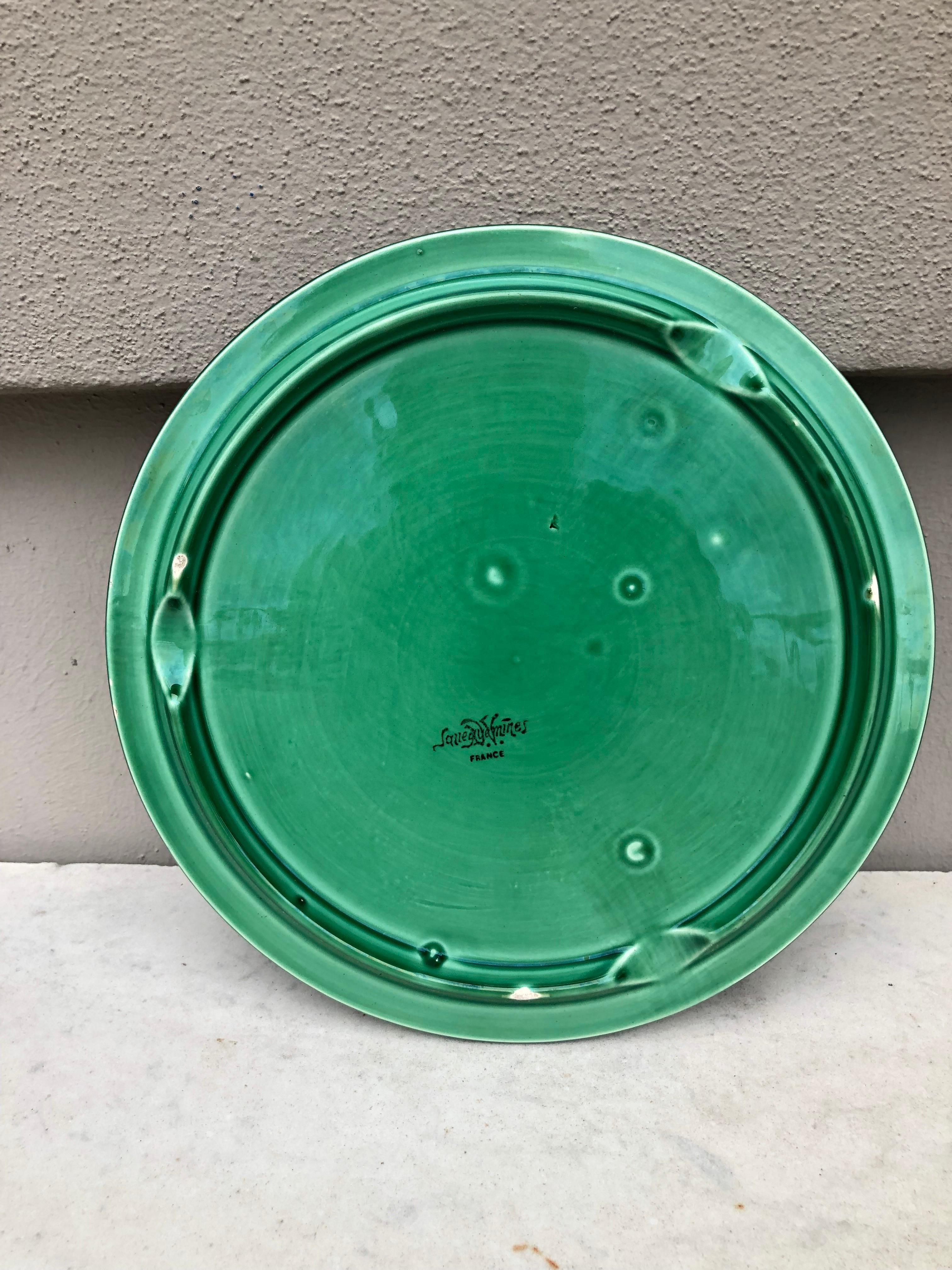 French Green Majolica Trivet Sarreguemines, Circa 1930 In Good Condition For Sale In Austin, TX