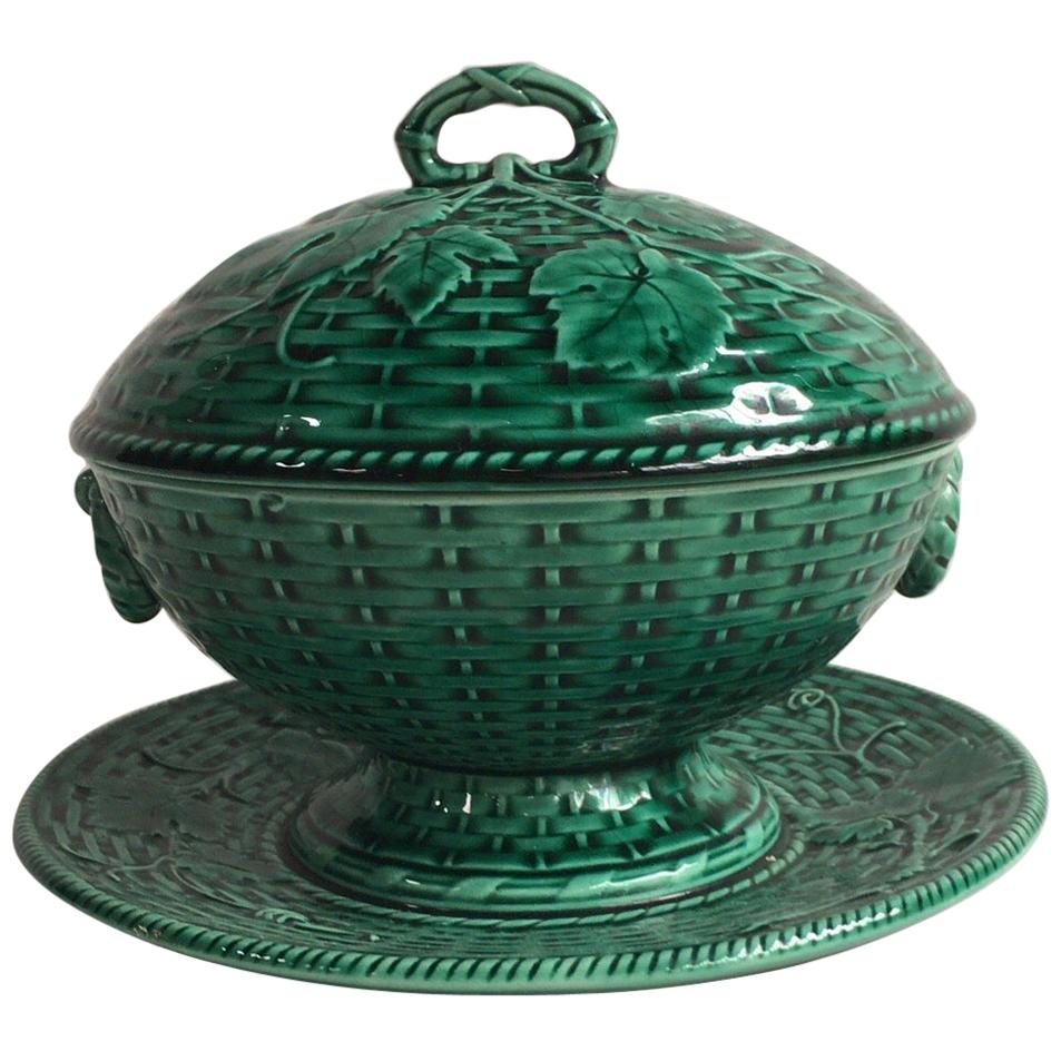 French Green Majolica Tureen with Stand Sarreguemines, circa 1870