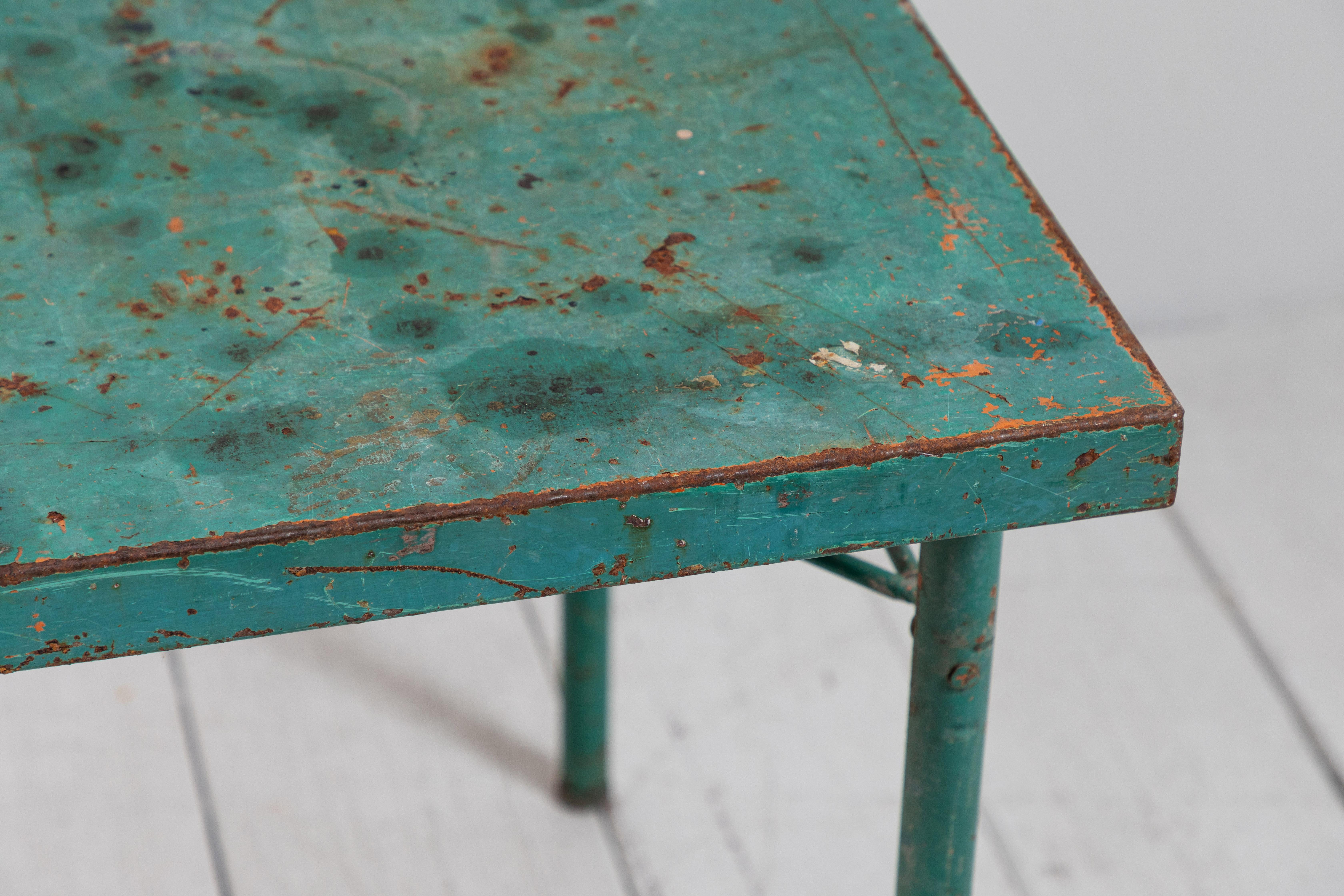 green folding table