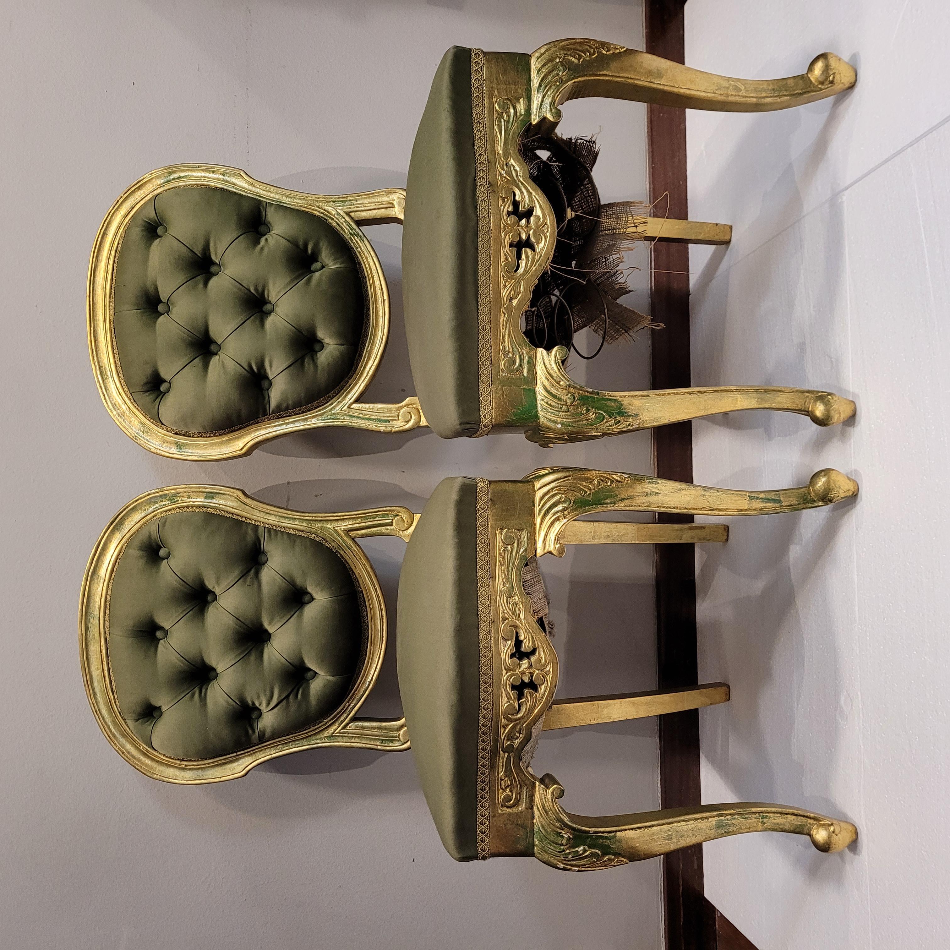 Silk French Green Pair of chairs in carved and gilded wood, Louis XV style For Sale