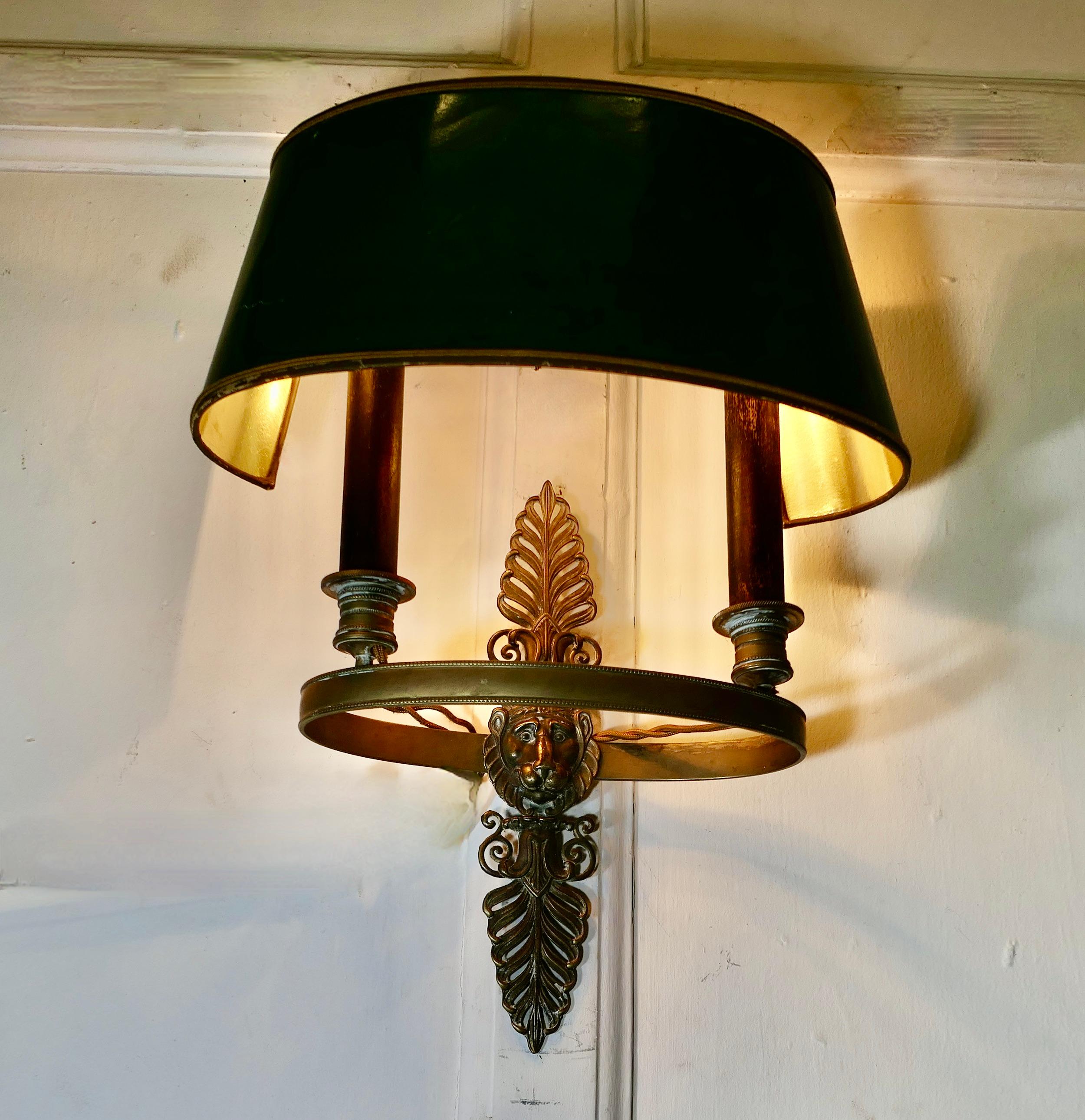 Adam Style French Green Toleware and Brass Twin Bouillotte Wall Light  A lovely piece For Sale