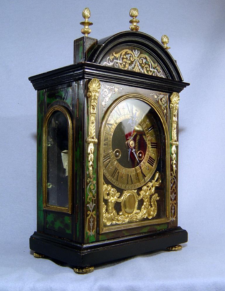 French Green Tortoiseshell Boule Religeuse Style Clock In Good Condition For Sale In London, GB