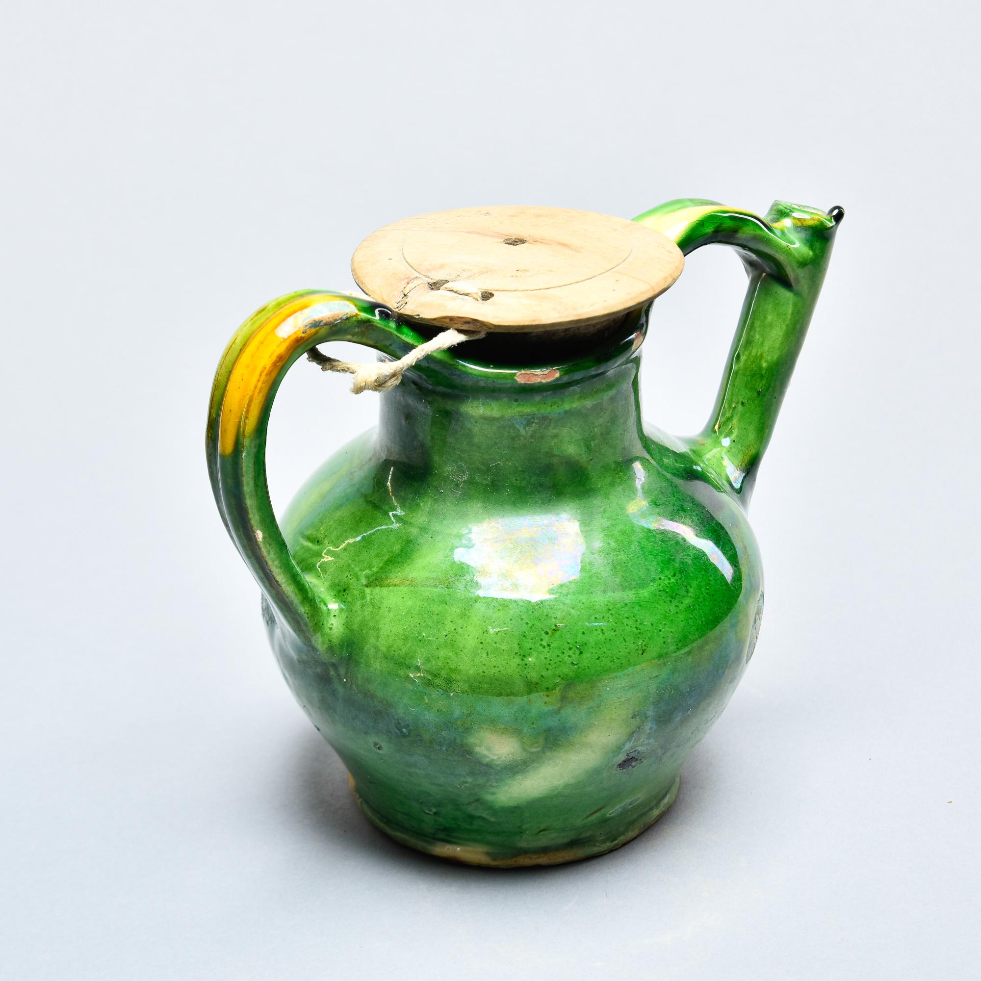 French Green Water Jug With Wooden Lid In Good Condition For Sale In Troy, MI