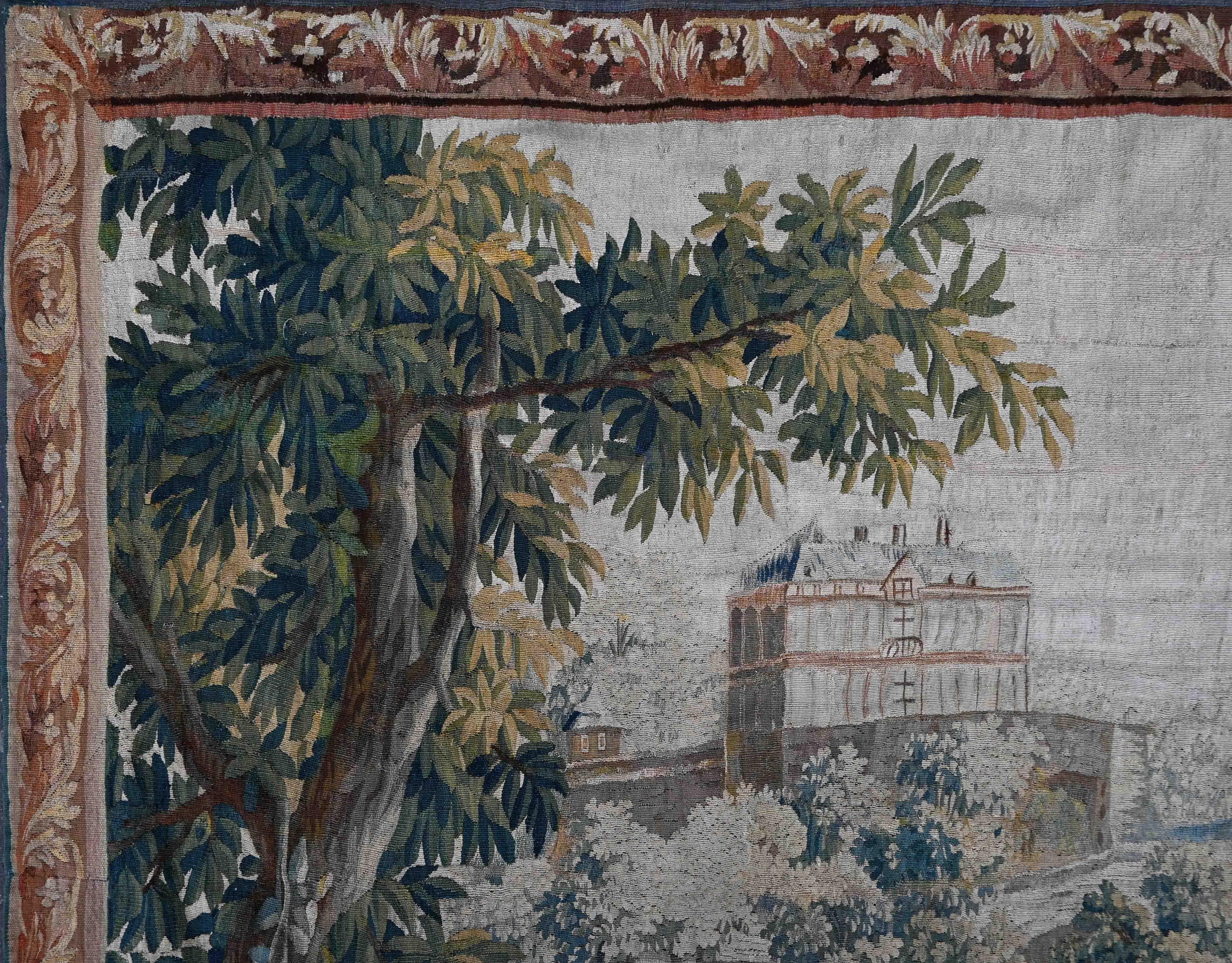 Französischer grüner Wandteppich von AUBUSSON aus dem 18. Jahrhundert - 348Lx216 - N° 1597 (Aubusson) im Angebot