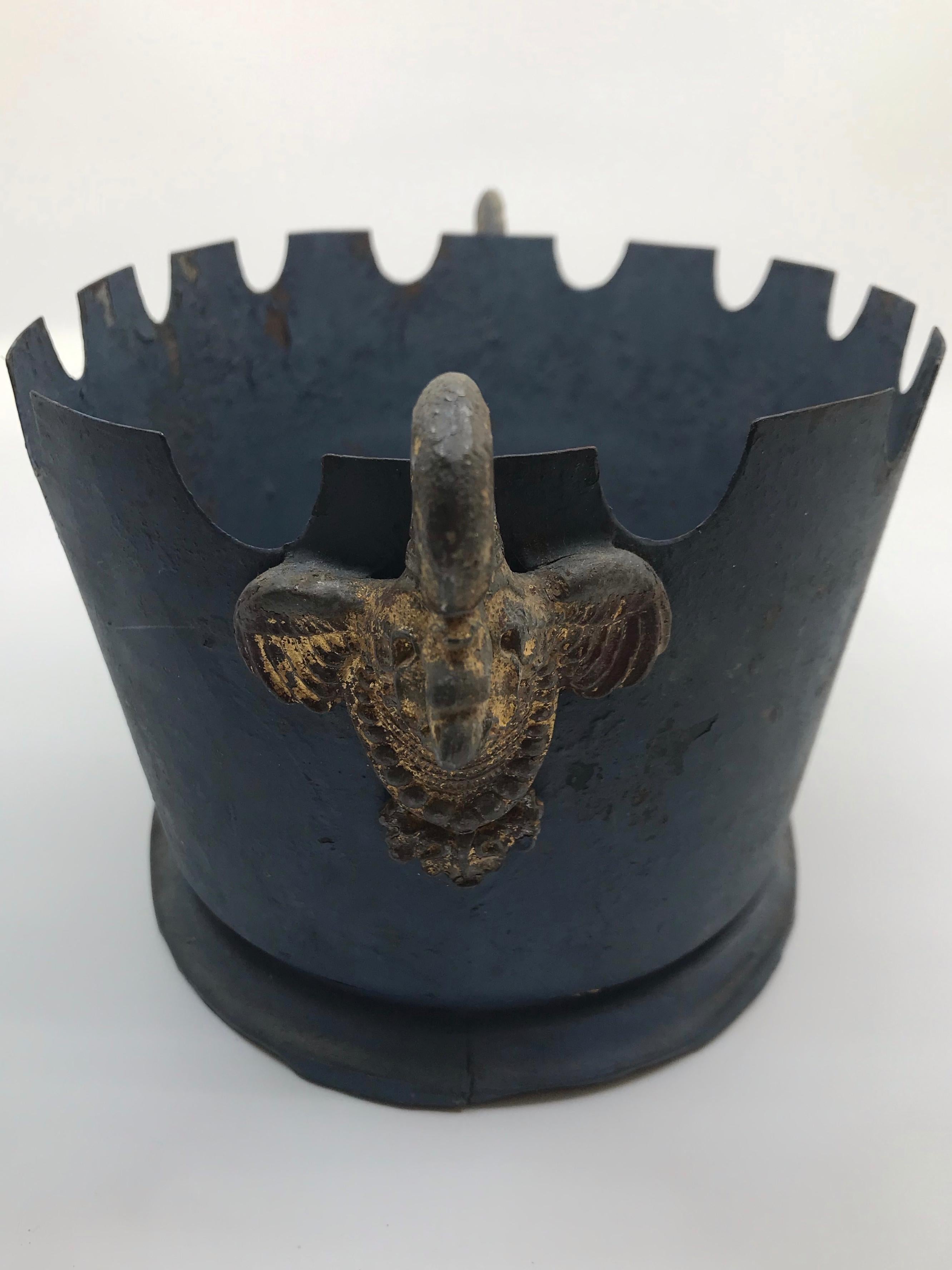 French Grey Blue Tole Monteith Cachepot with Gilt Swan Handles In Good Condition In New York, NY