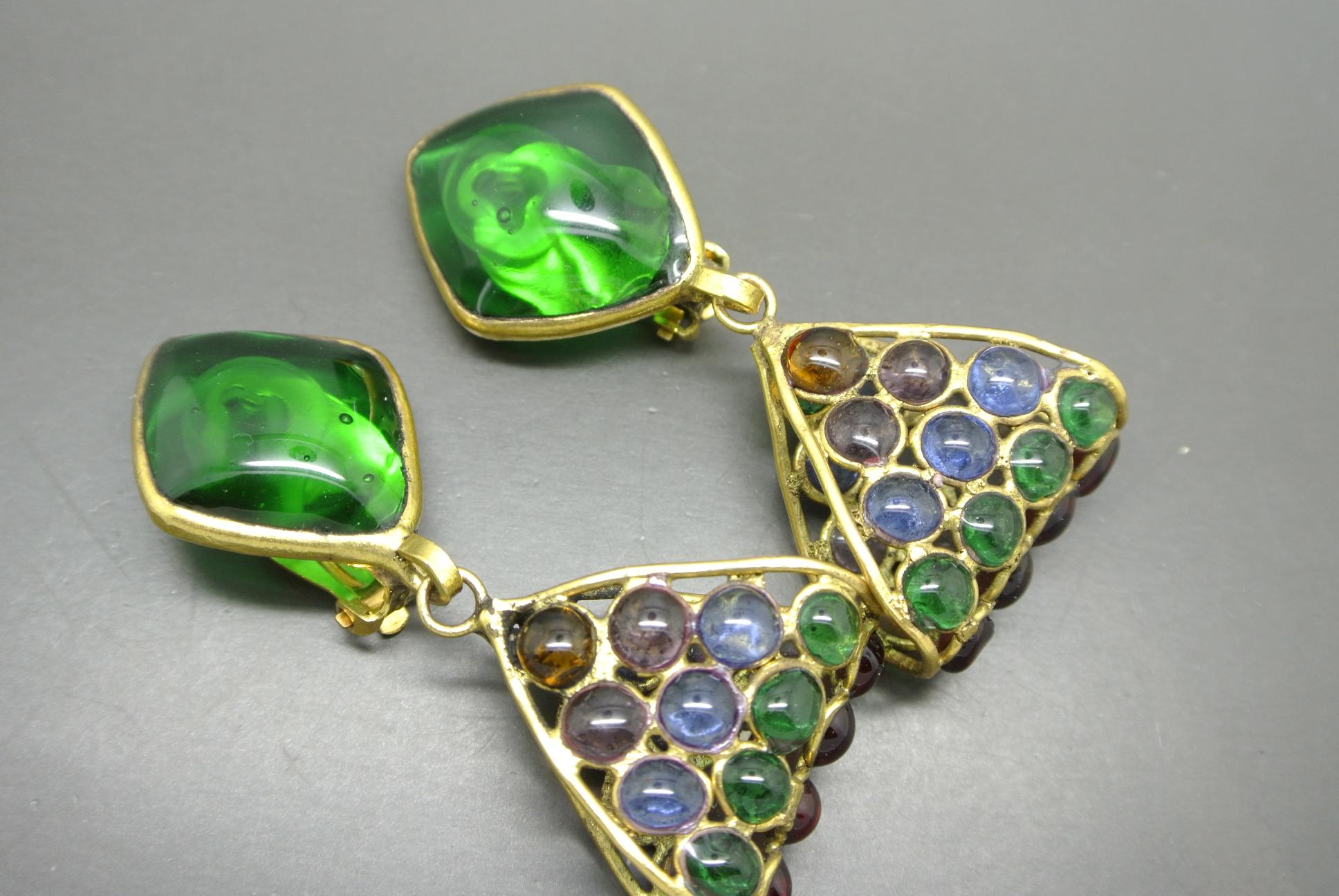Women's or Men's French Gripoix abstract Drop Green Poured Glass Earrings For Sale