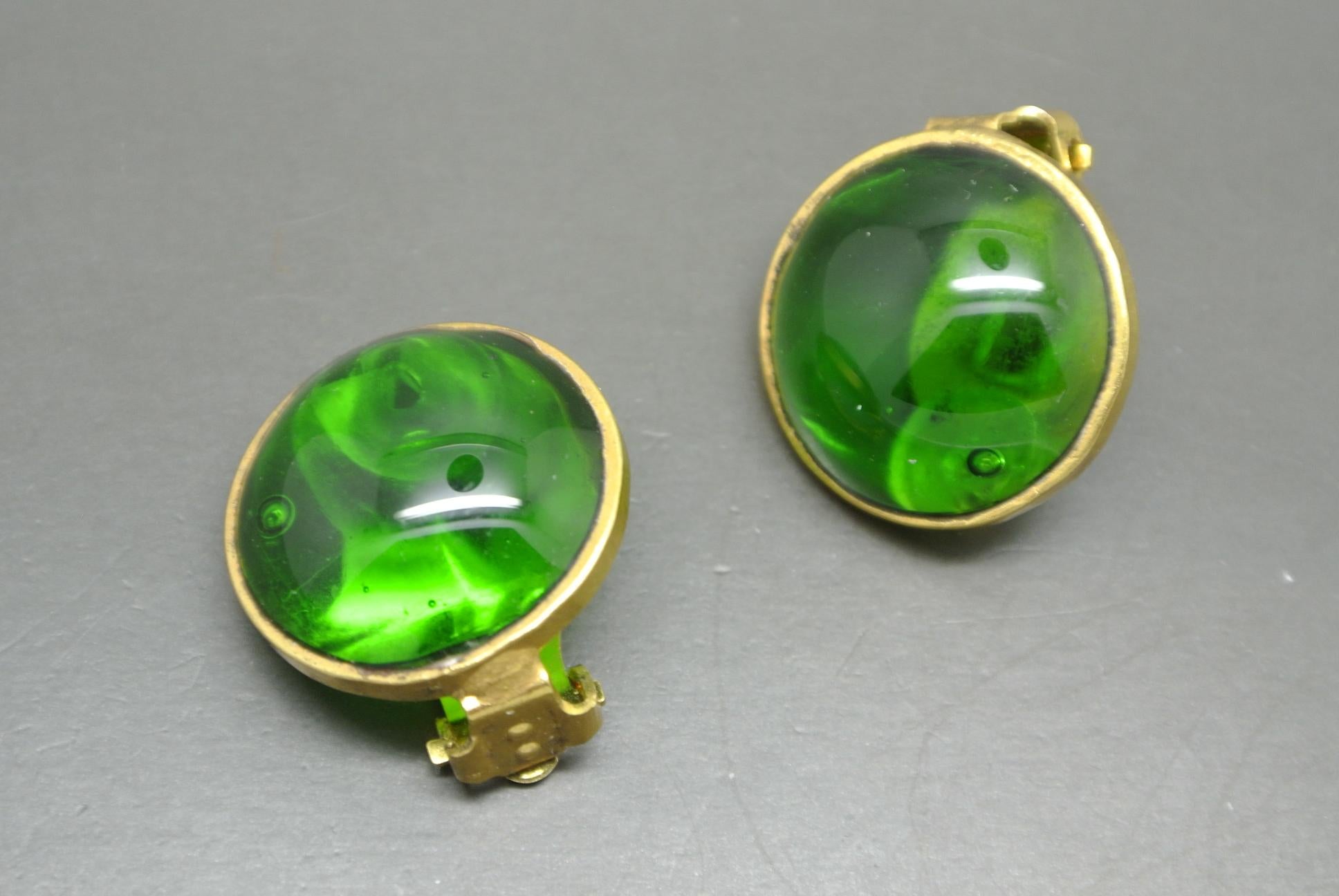 how to trade glass for emeralds