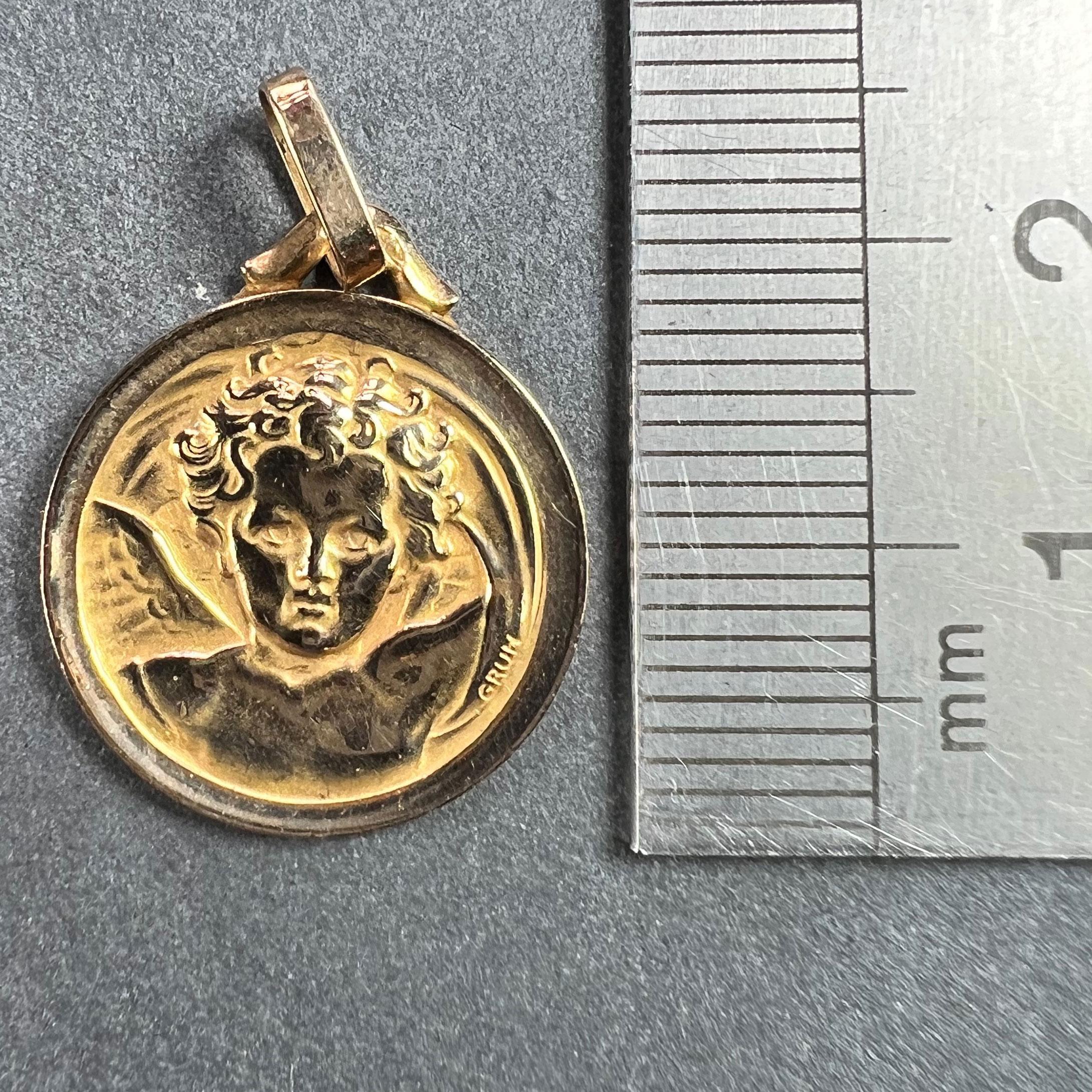 French Grun Raphael’s Cherub 18K Yellow Gold Medal Pendant For Sale 6