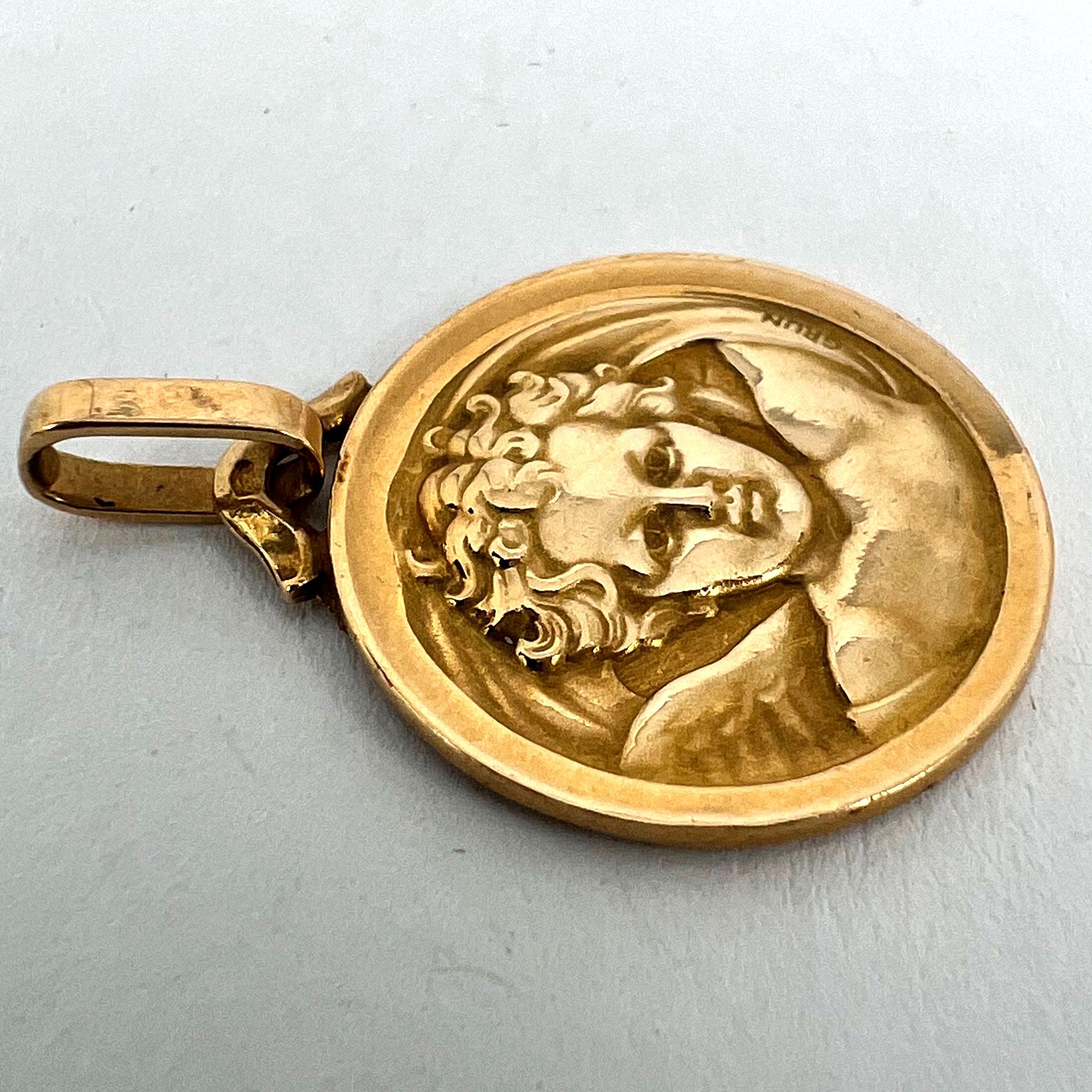French Grun Raphael’s Cherub 18K Yellow Gold Medal Pendant For Sale 11