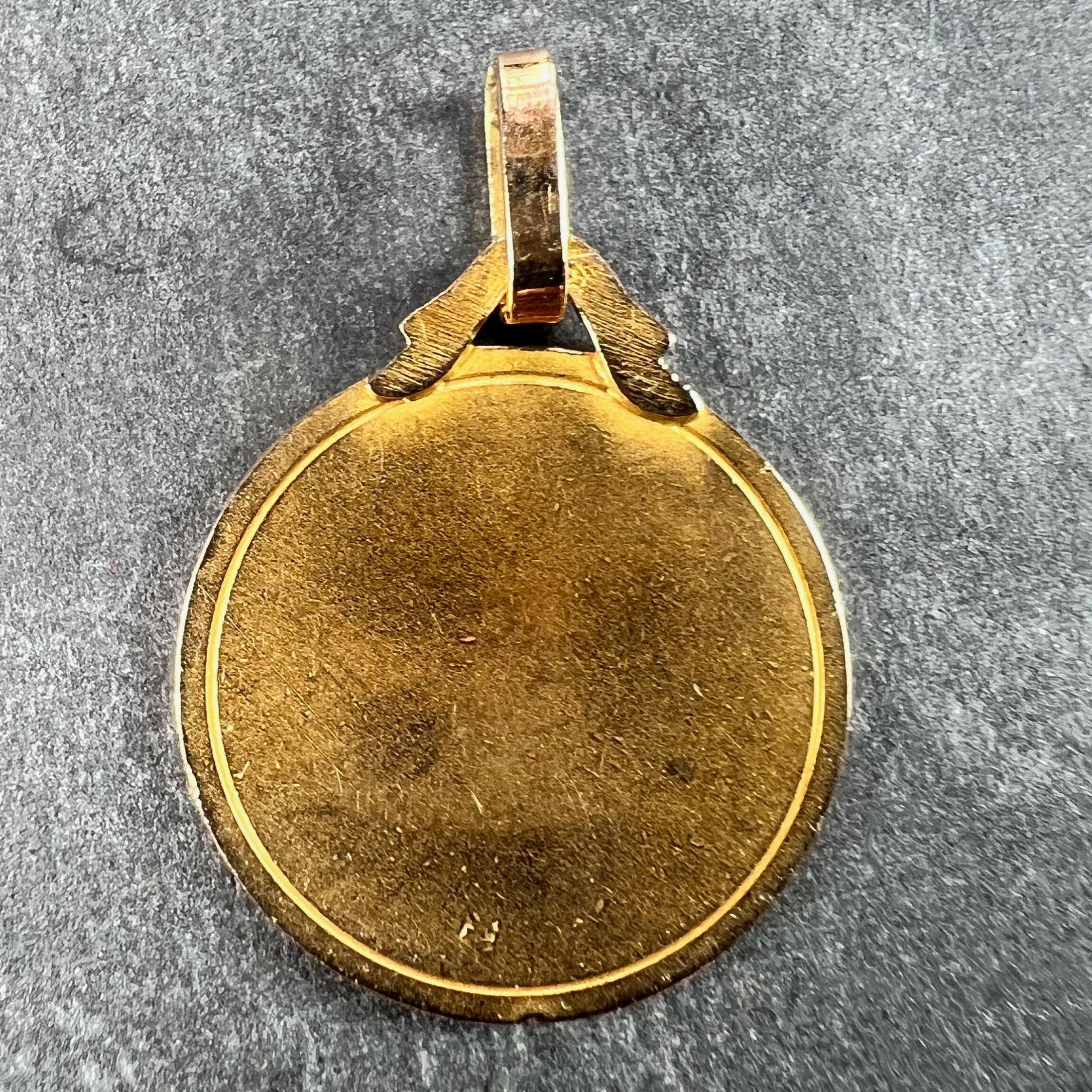 French Grun Raphael’s Cherub 18K Yellow Gold Medal Pendant In Good Condition For Sale In London, GB