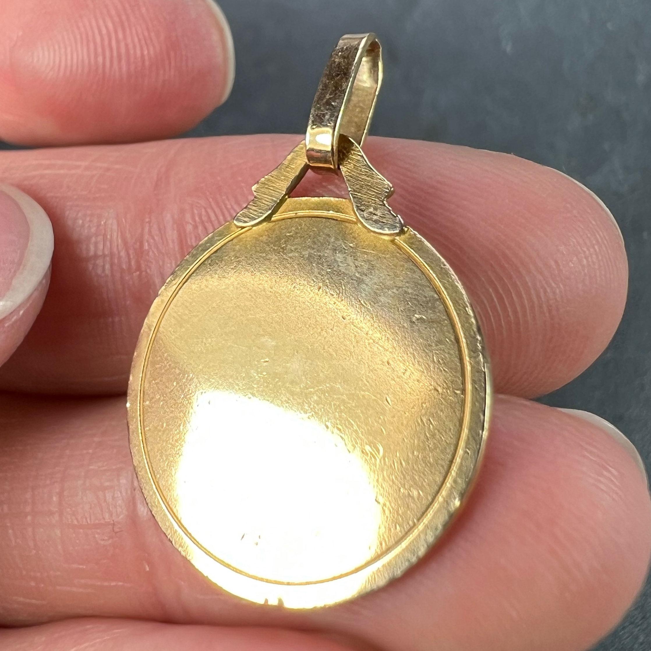 French Grun Raphael’s Cherub 18K Yellow Gold Medal Pendant For Sale 5