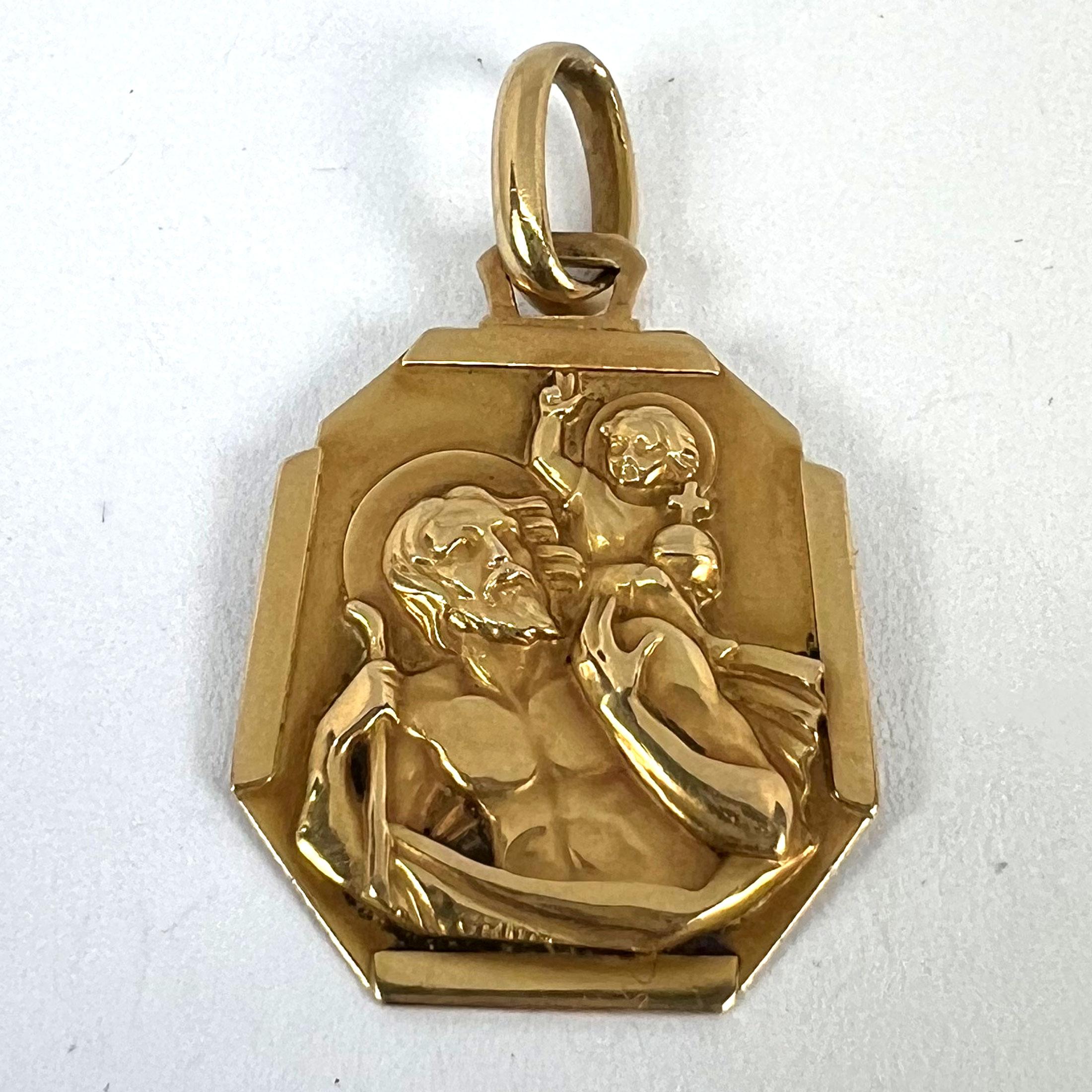 French Grun Saint Christopher 18K Yellow Gold Charm Pendant Medal in vendita 7