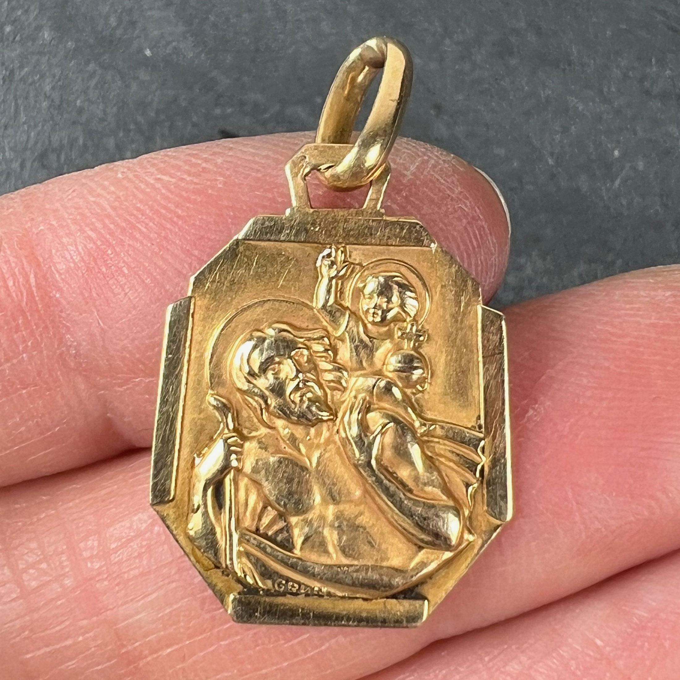 da uomo o donna French Grun Saint Christopher 18K Yellow Gold Charm Pendant Medal in vendita