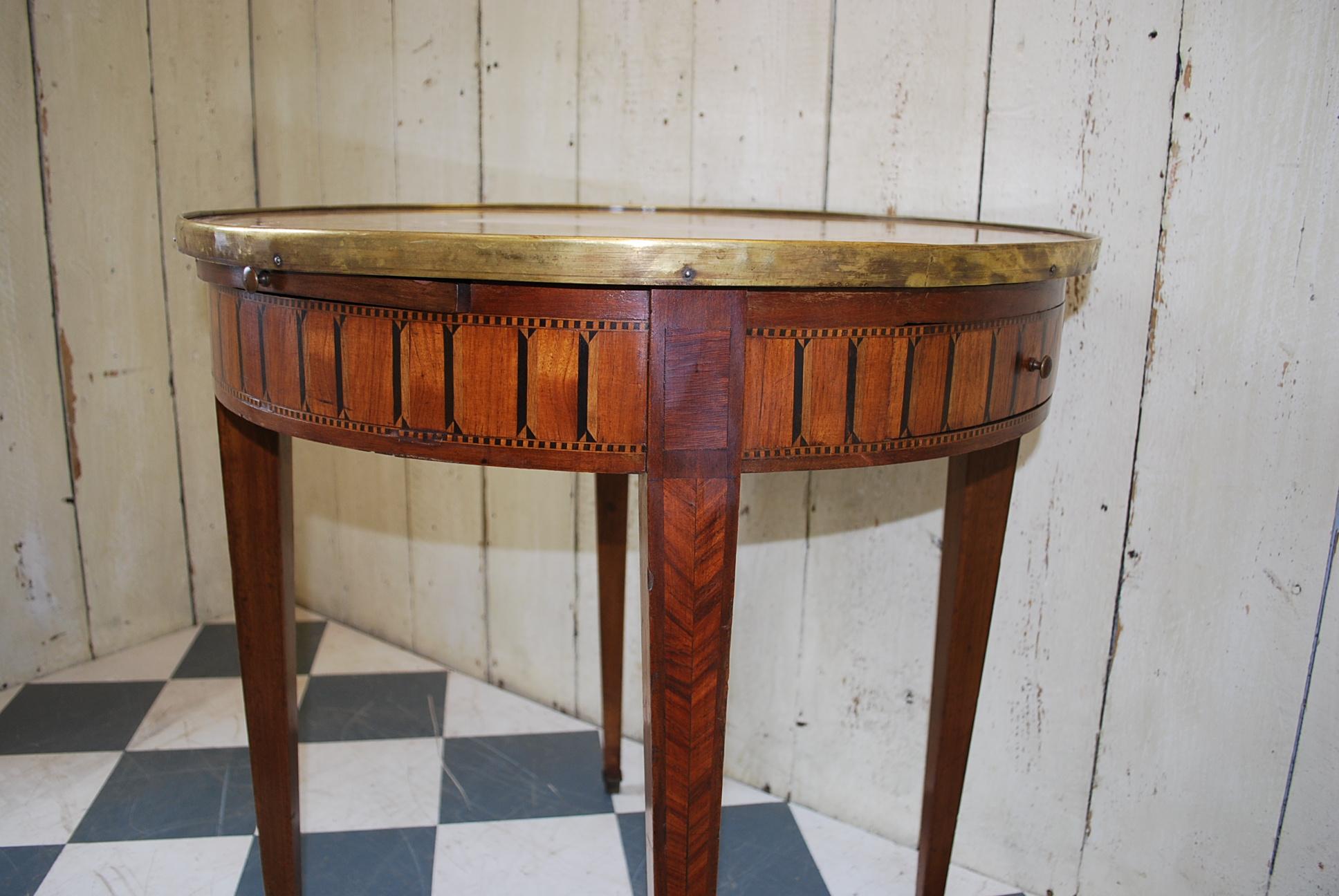 French Gueridon / Centre Table In Good Condition For Sale In Winchcombe, Gloucesteshire