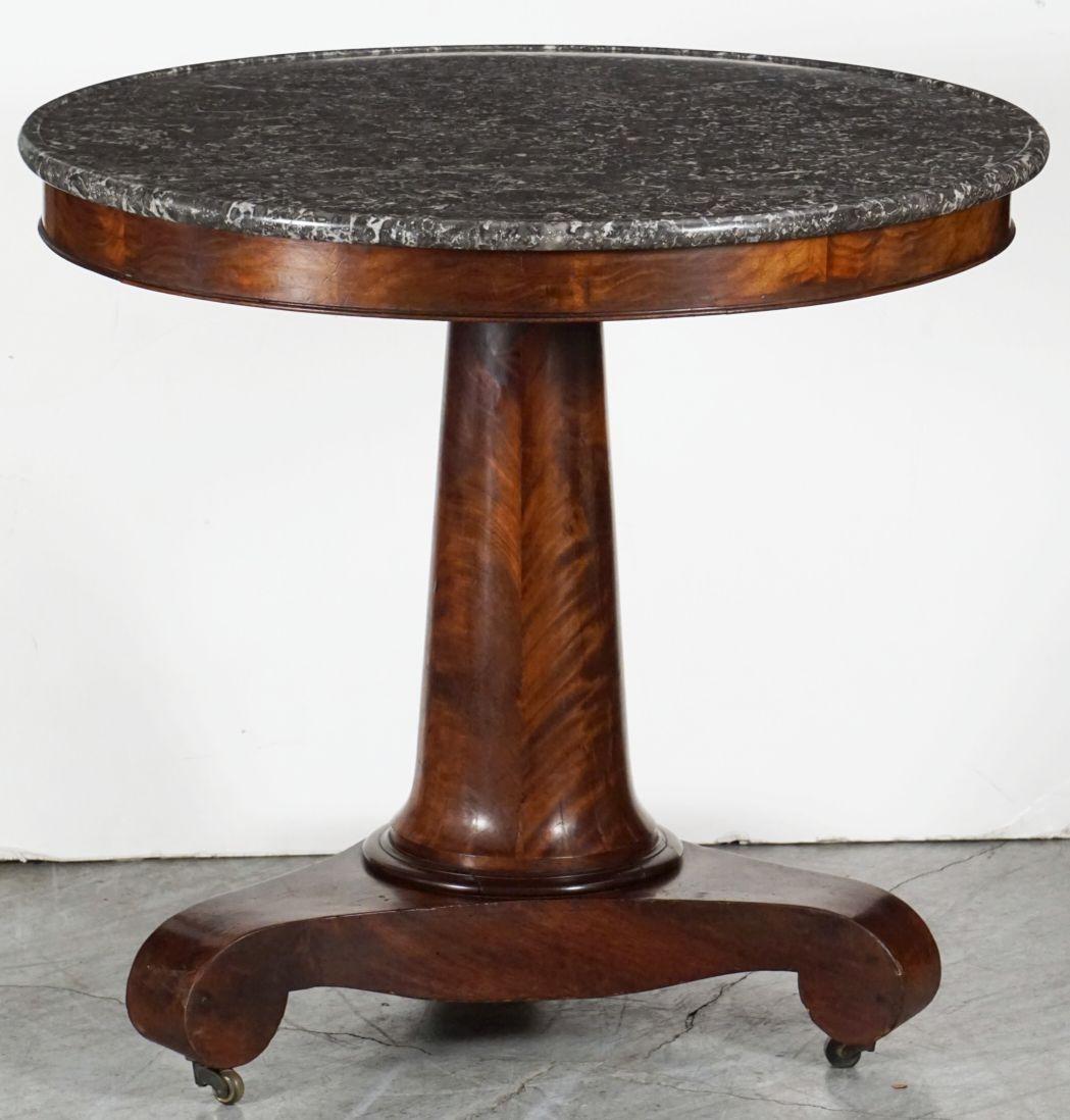 French Guéridon or Round Table of Flame Mahogany with Marble Top For Sale 6
