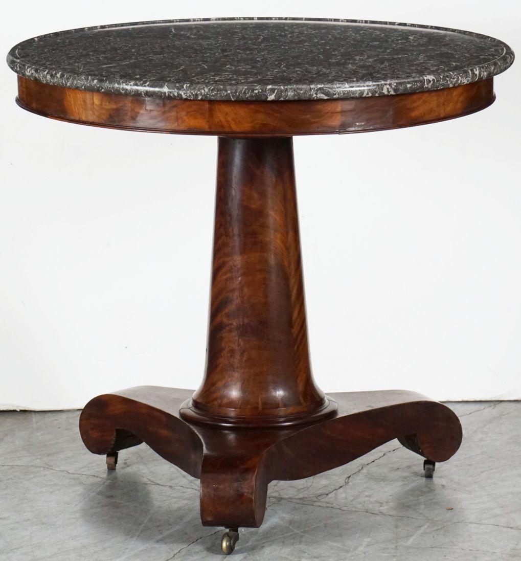 French Guéridon or Round Table of Flame Mahogany with Marble Top For Sale 10