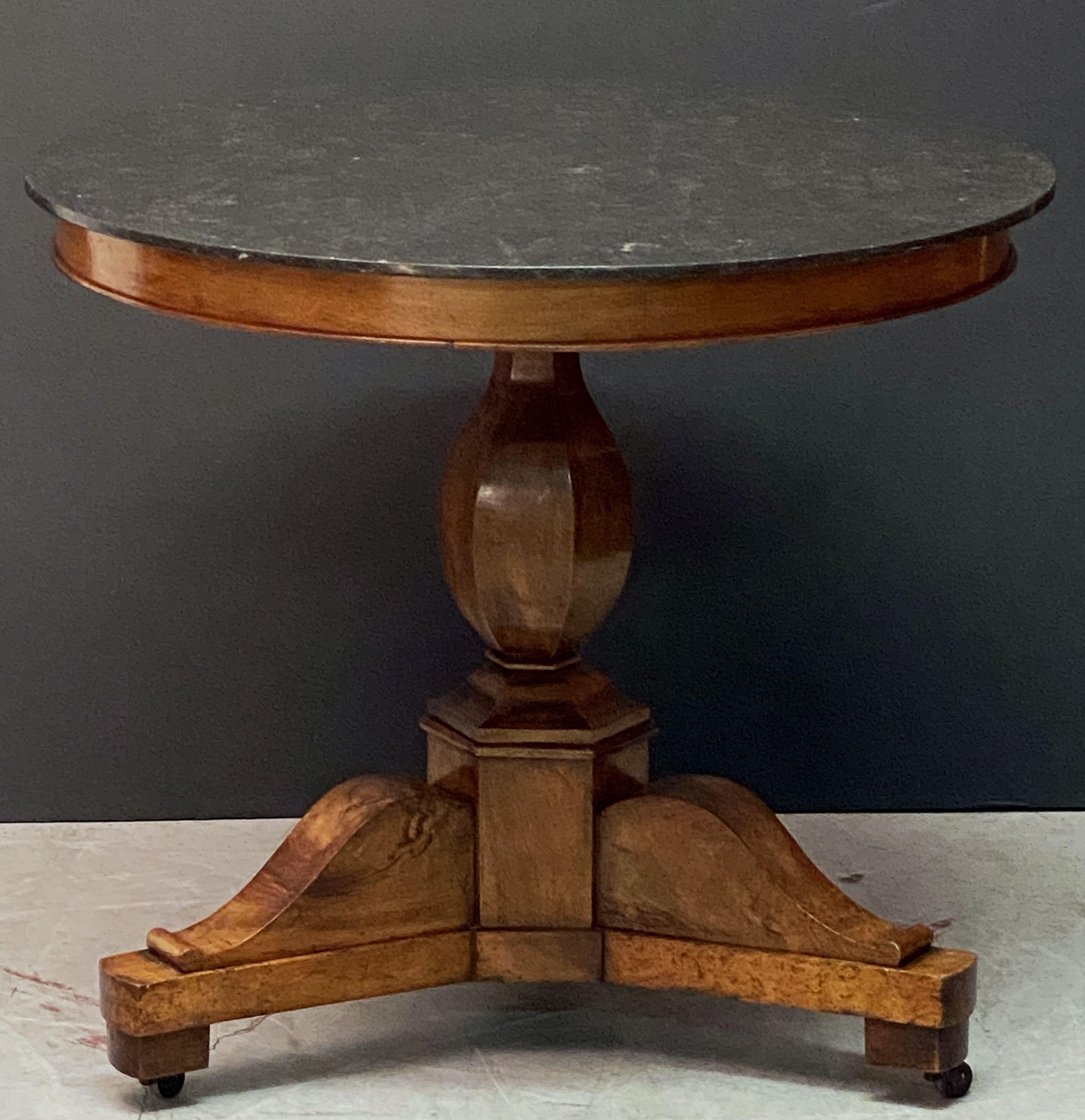 19th Century French Guéridon or Round Table of Walnut with Marble Top