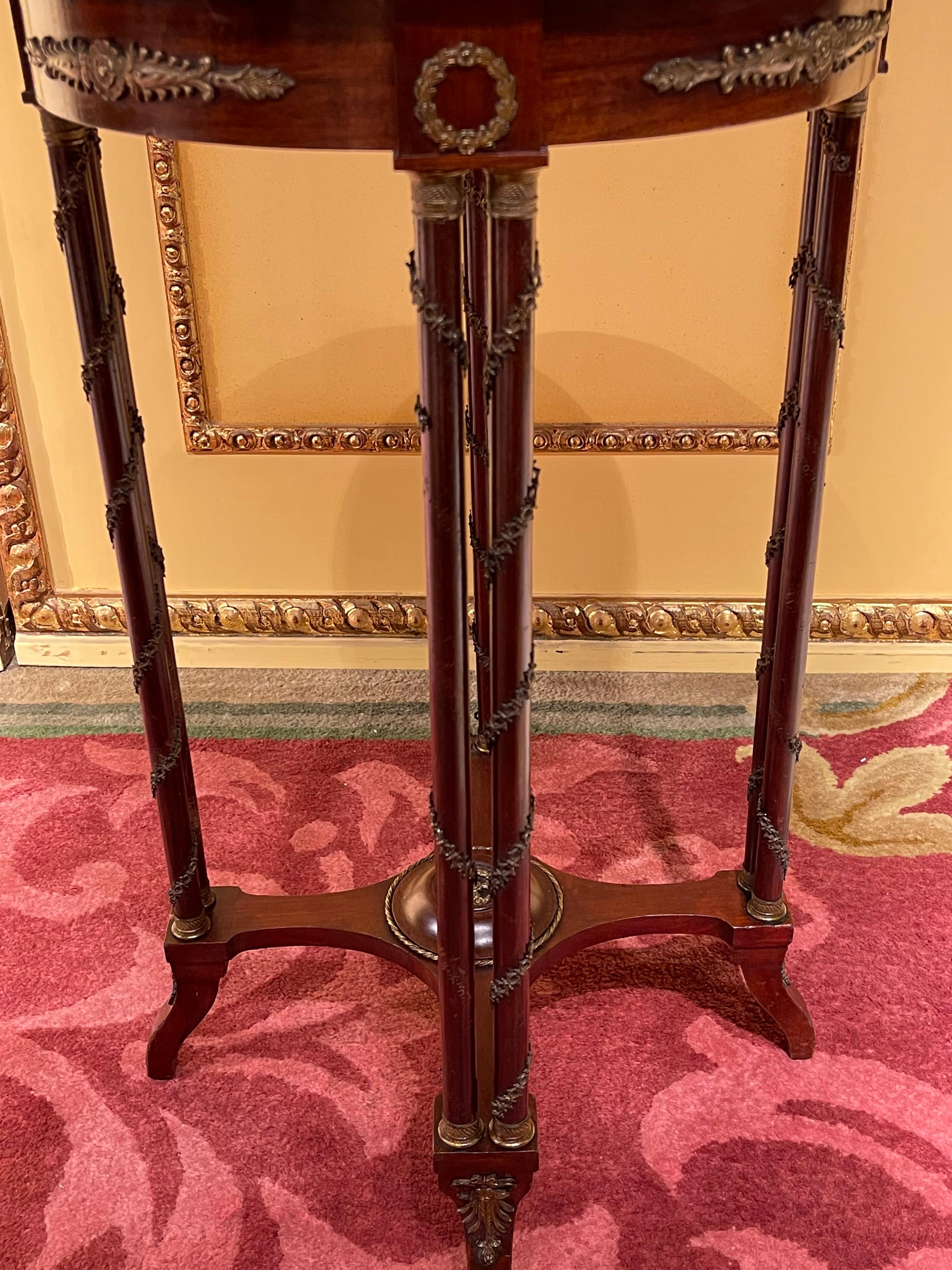French Gueridon/Side Table with Bronze Napoleon III For Sale 1