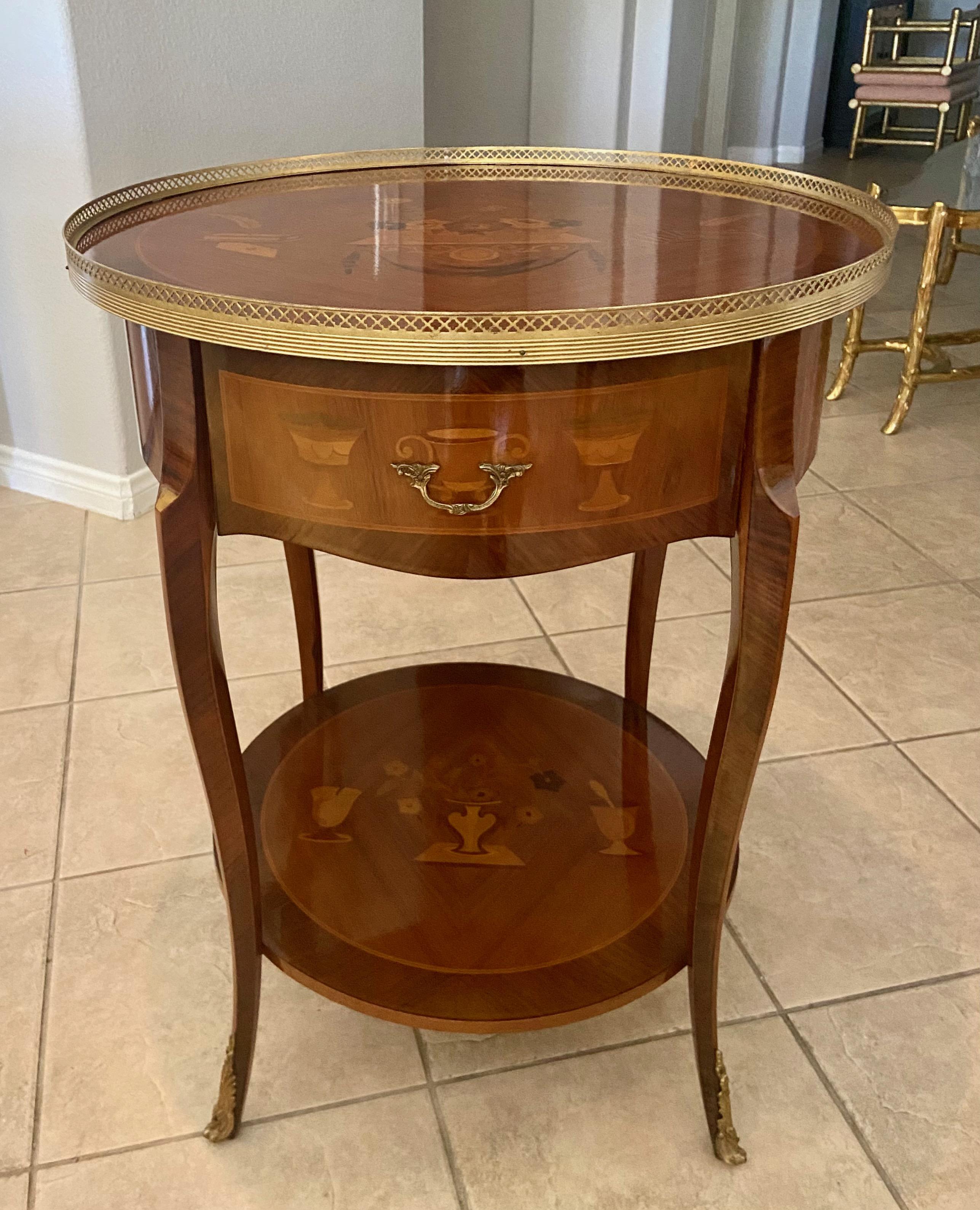 French Gueridon Style Inlaid Side Table In Good Condition For Sale In Palm Springs, CA