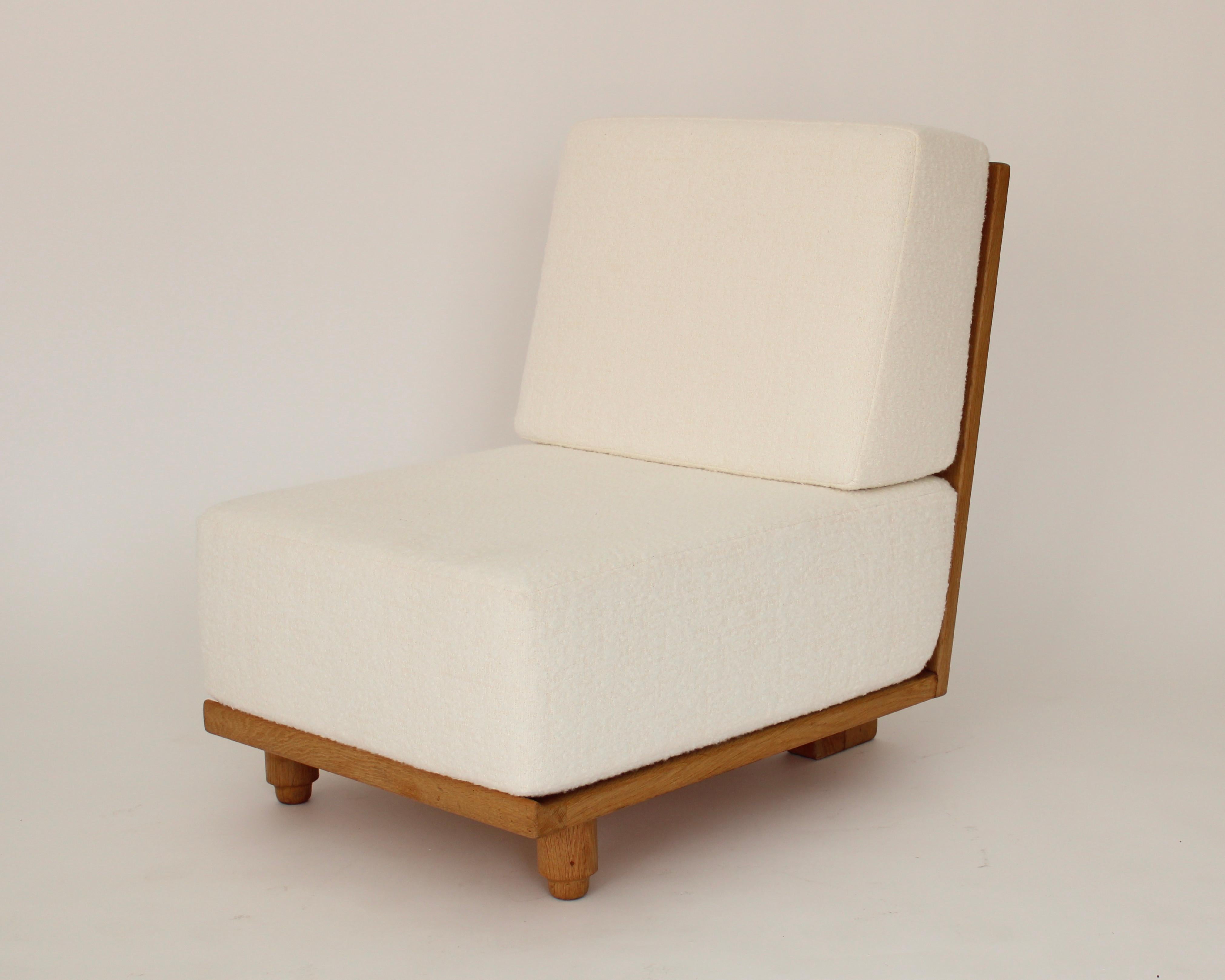French Guillerme and Chambron Votre Maison Pair of Lounge Chairs Model Elmyre For Sale 1