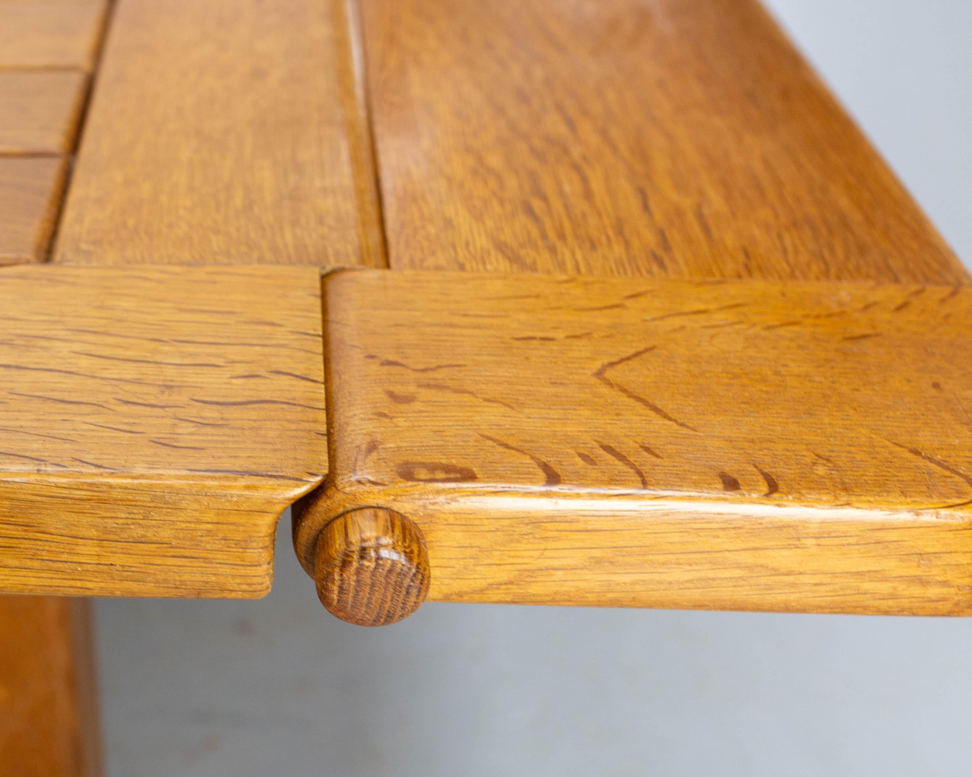 Table à café et table à manger modulaire en chêne massif de Guillerme & Chambron, c.1950 en vente 10
