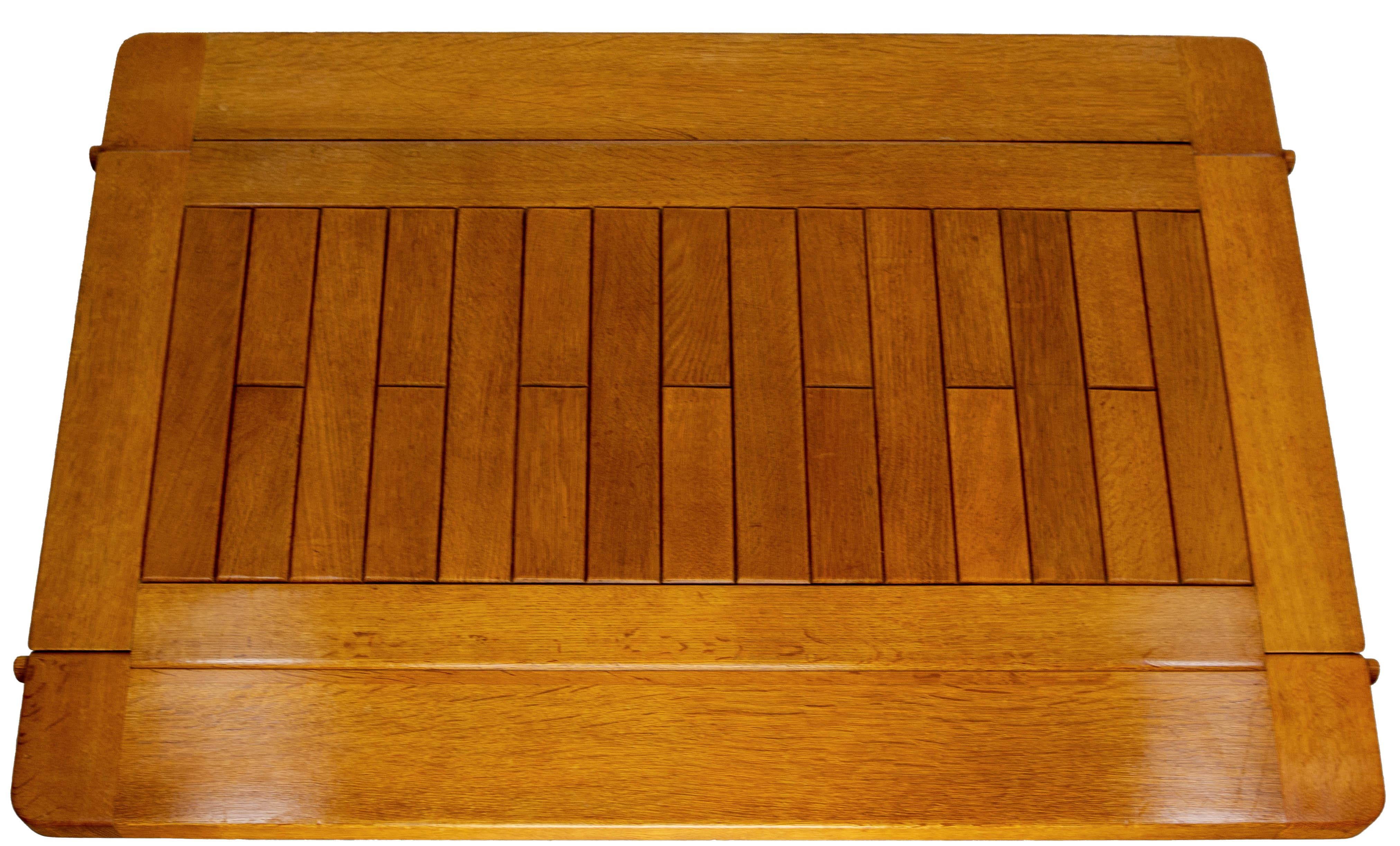 Chêne Table à café et table à manger modulaire en chêne massif de Guillerme & Chambron, c.1950 en vente