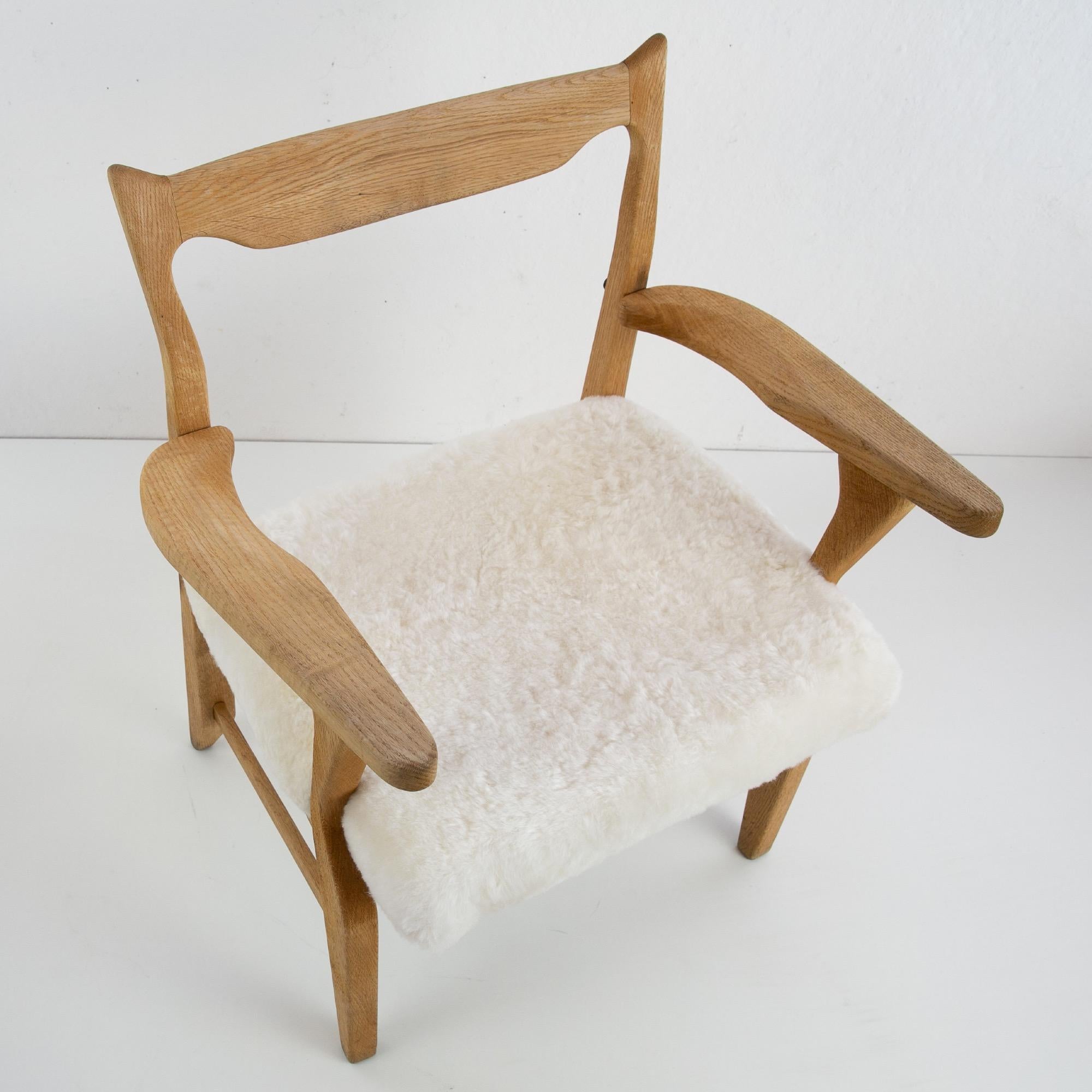 French Guillerme et Chambron Armchairs, Hungarian Oak, Lambskin In Good Condition In Brussels, BE