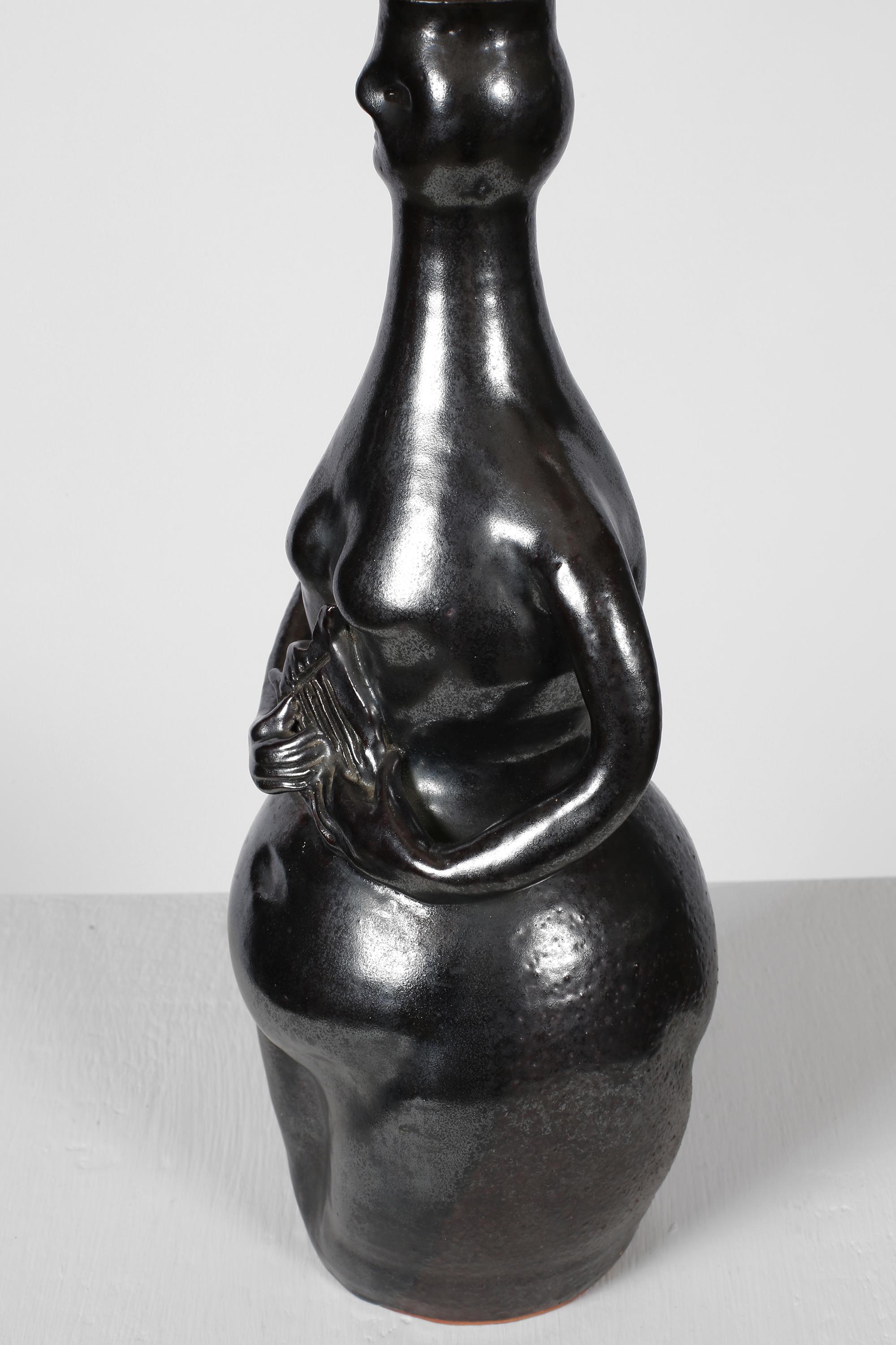 French Gunmetal Glazed Figurative Table Lamp en venta 6