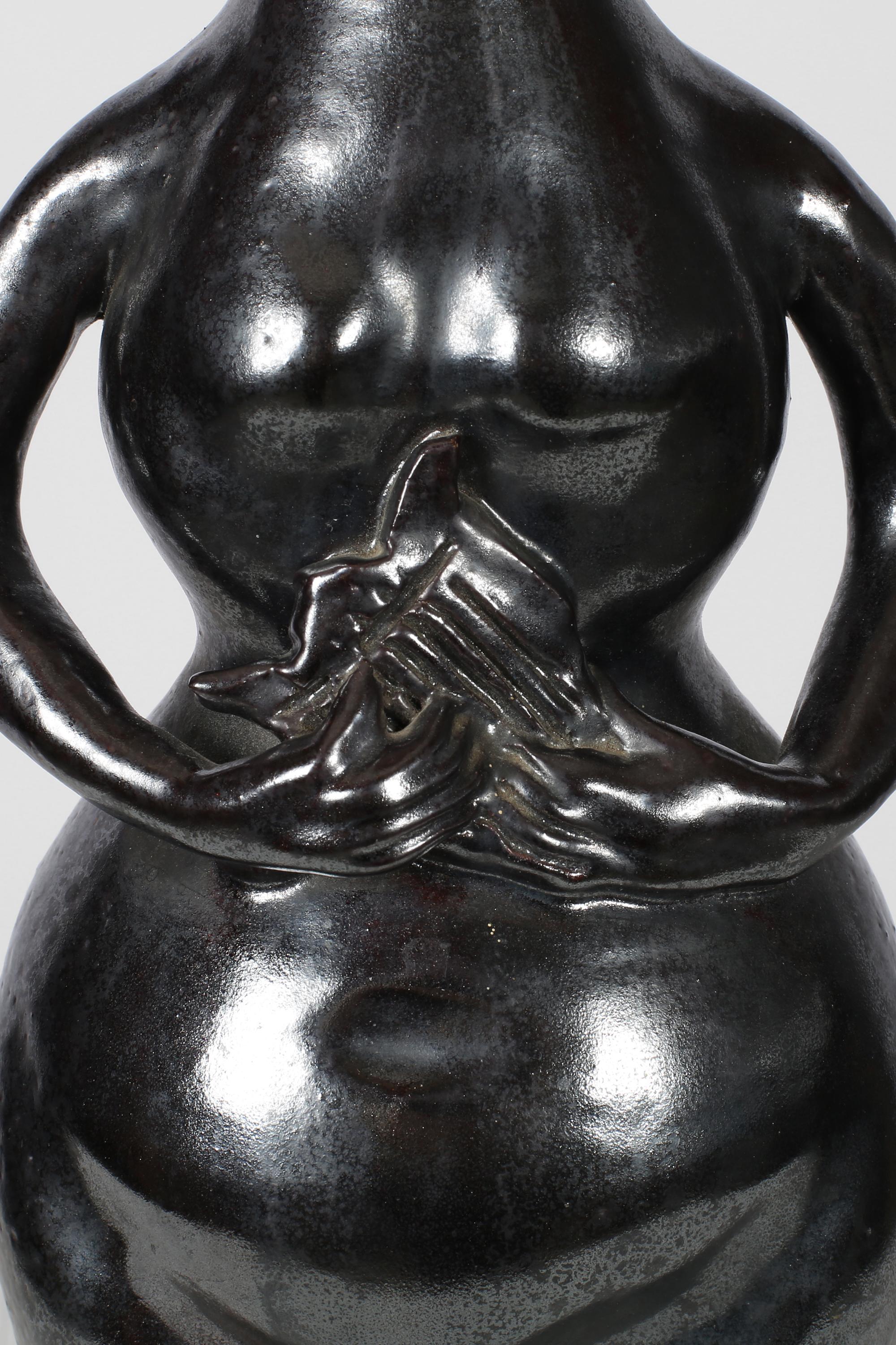 French Gunmetal Glazed Figurative Table Lamp en venta 2