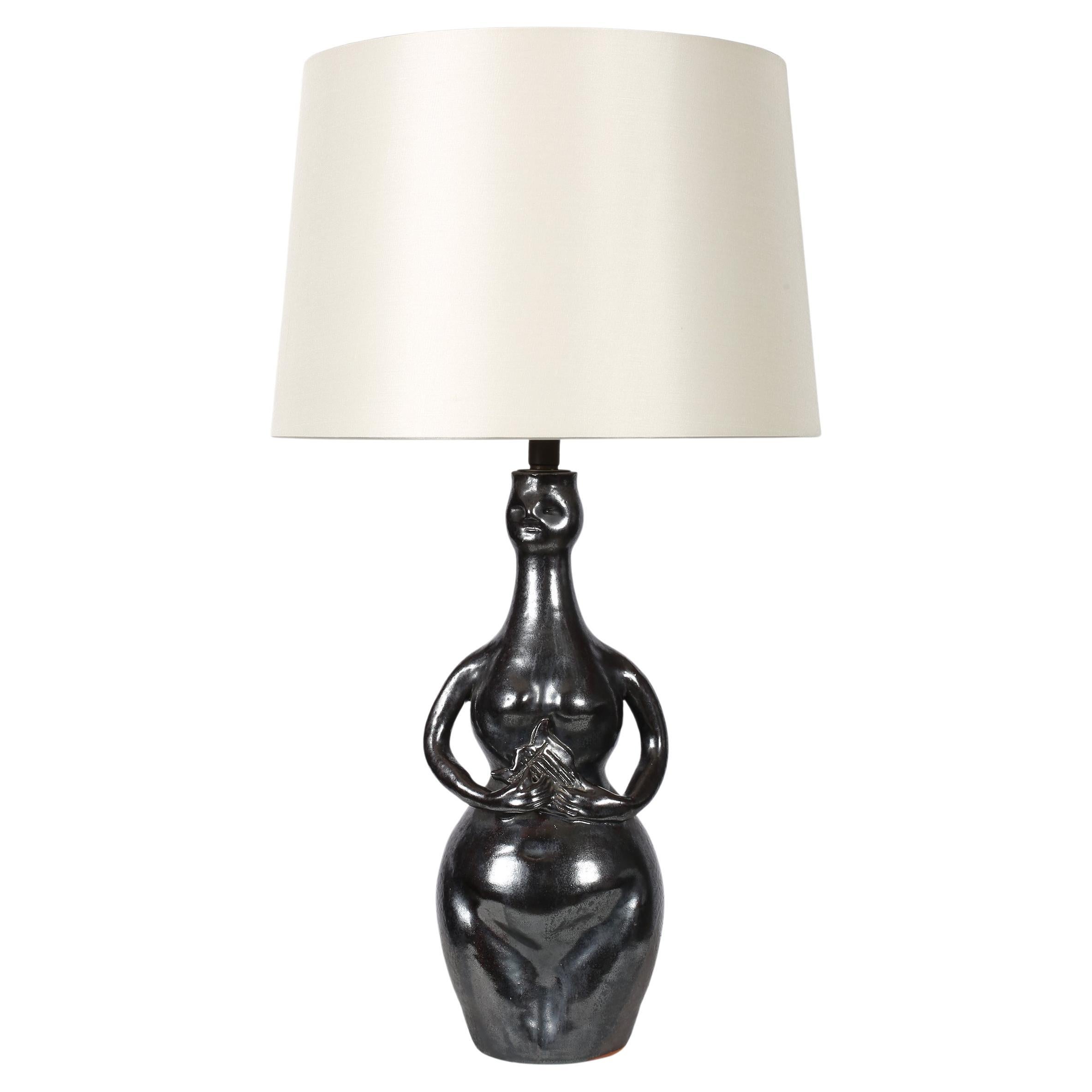 French Gunmetal Glazed Figurative Table Lamp en venta