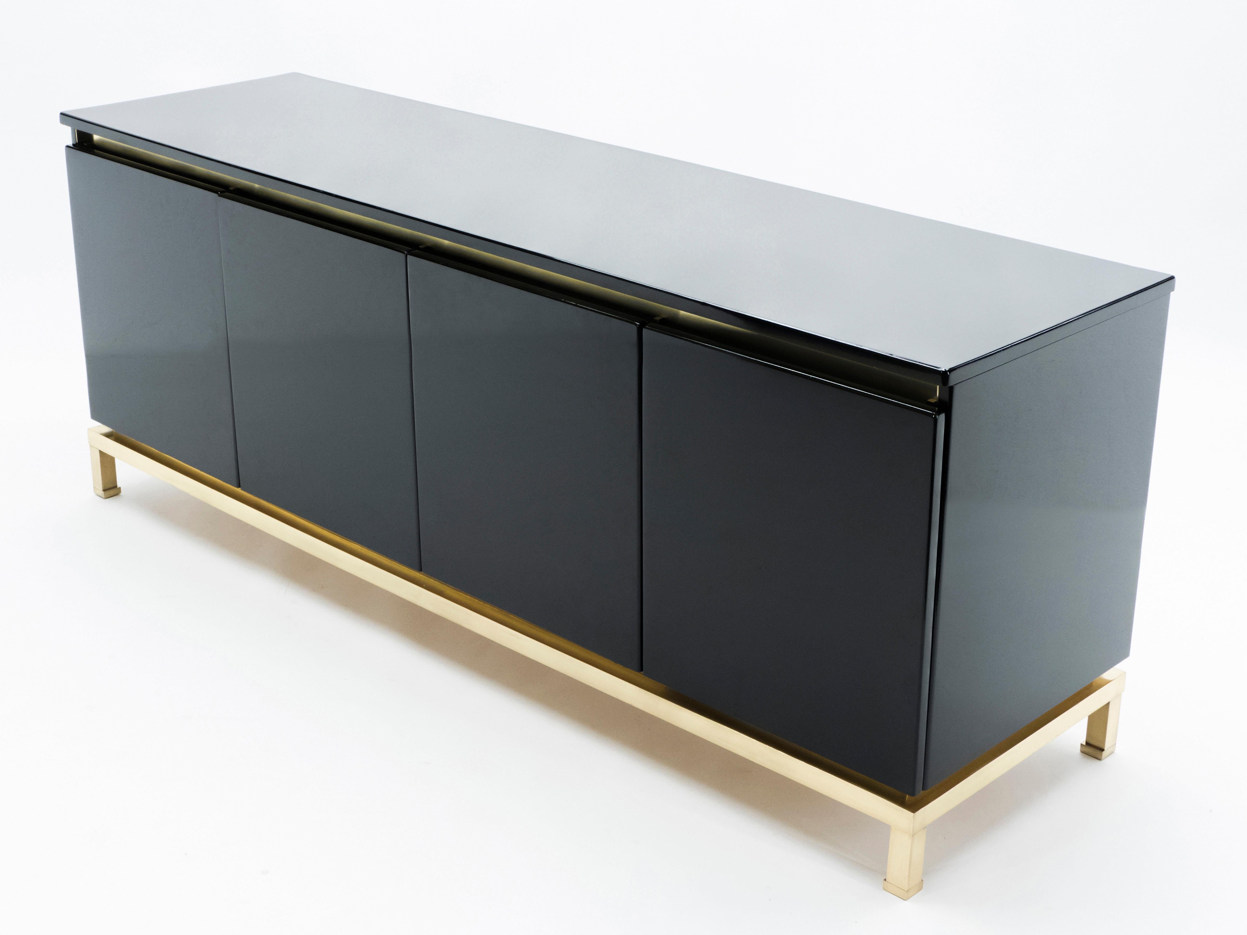 French Guy Lefevre for Maison Jansen Brass Black Lacquered Sideboard, 1970s In Good Condition In Paris, IDF