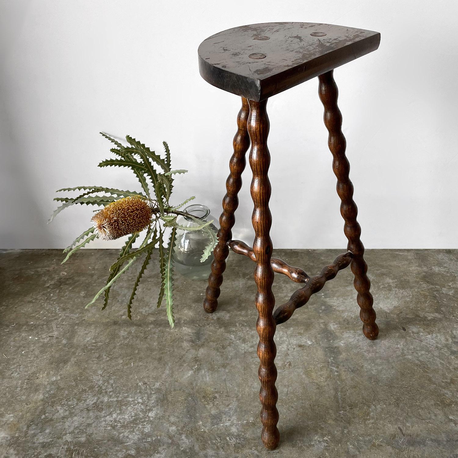 French Half Moon Tripod Stool In Good Condition For Sale In Los Angeles, CA