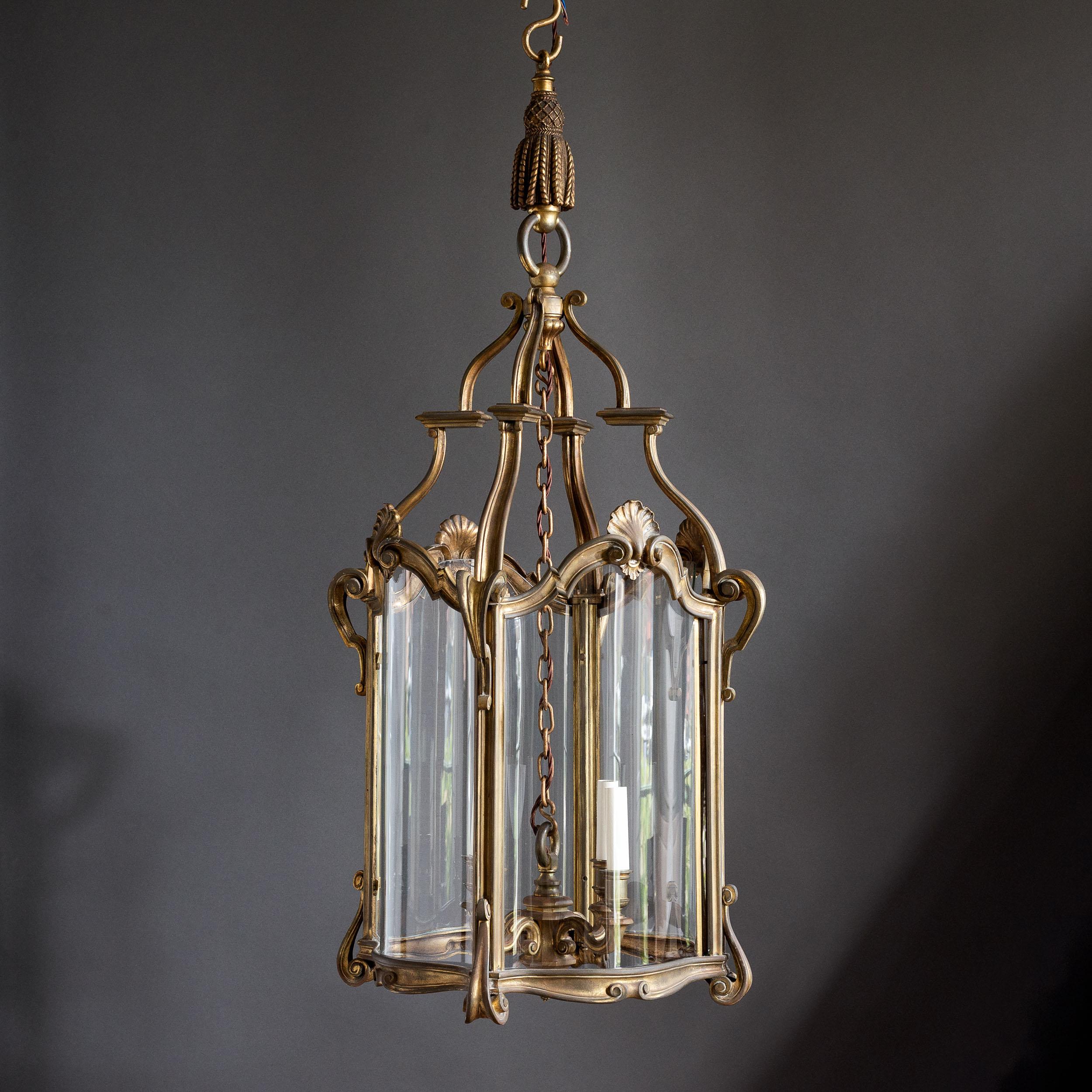 Farol de pasillo francés de estilo Luis XV Dorado en venta