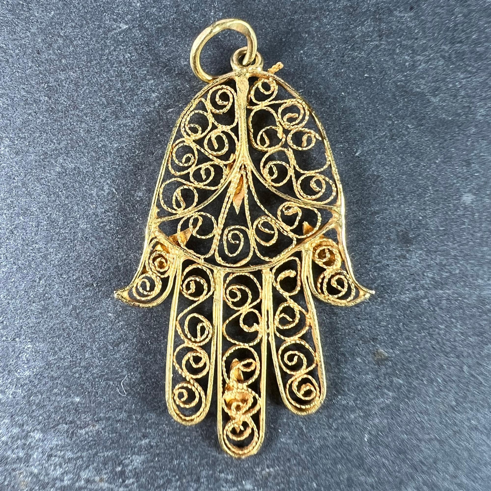 French Hamsa Hand Protective 18K Yellow Gold Charm Pendant In Good Condition For Sale In London, GB
