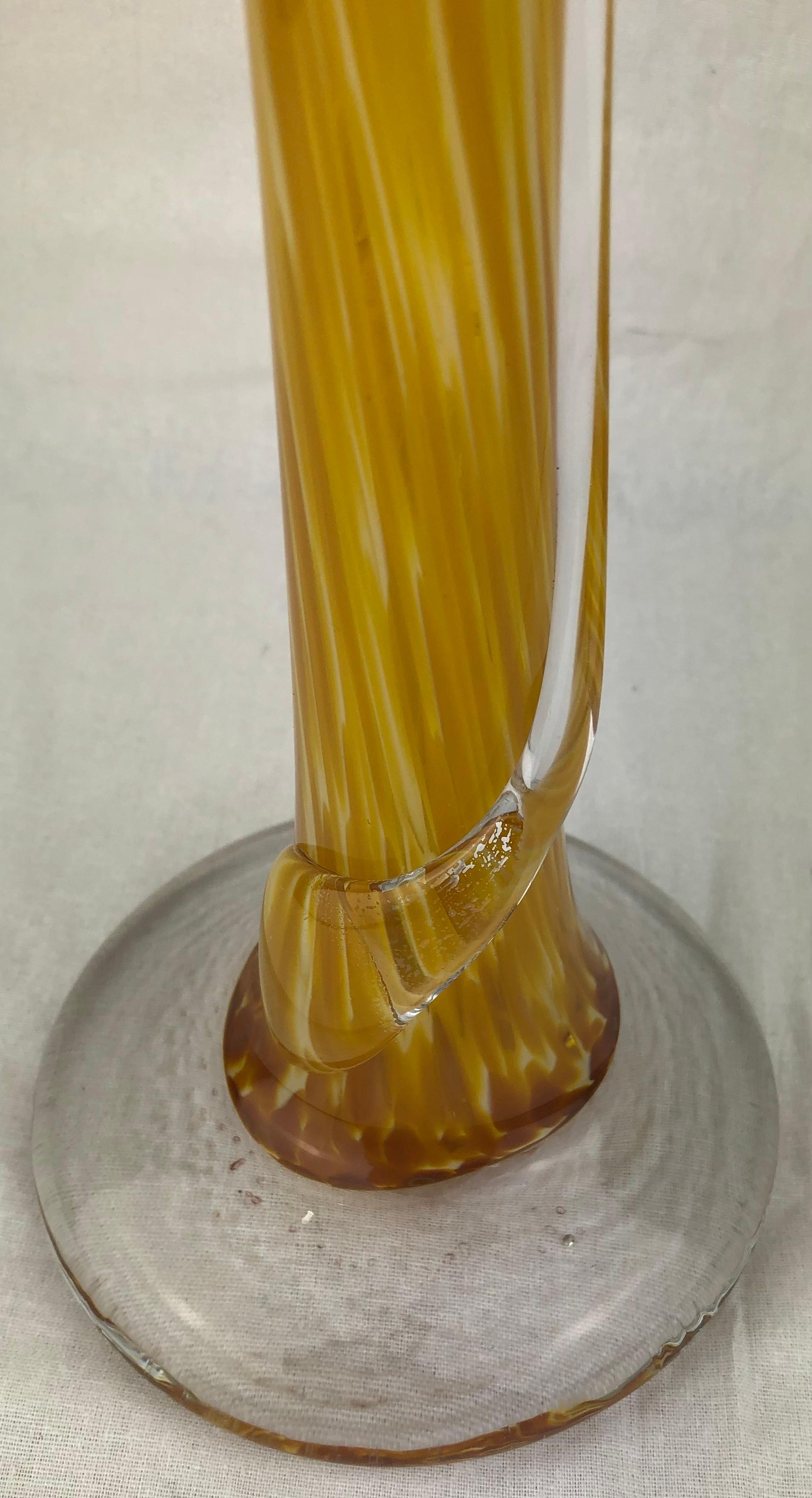 Mid-Century Modern Vase à pied en verre d'art soufflé à la bouche, style Murano en vente