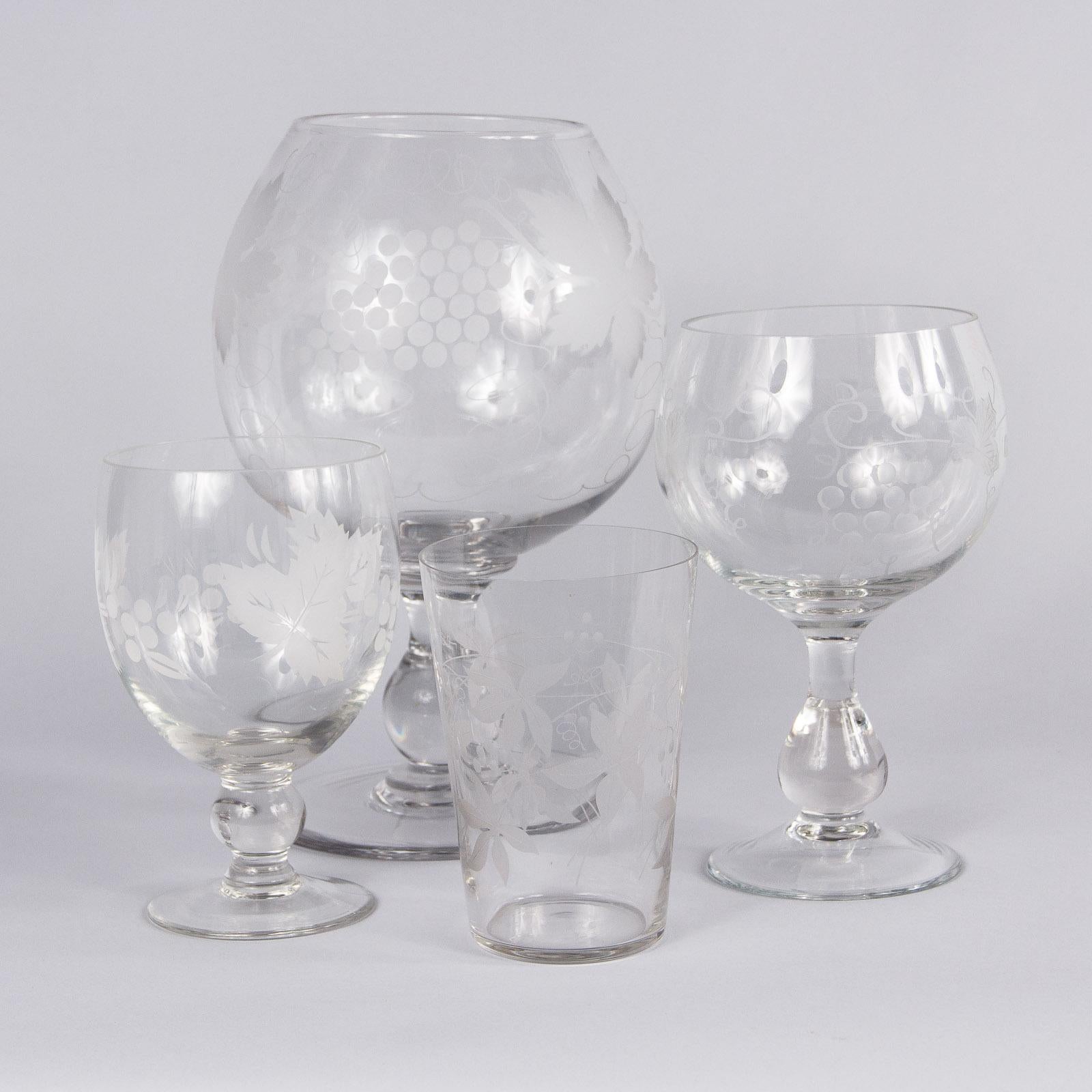 French Hand Blown Crystal Decorative Wine Glass, 20th Century For Sale 4