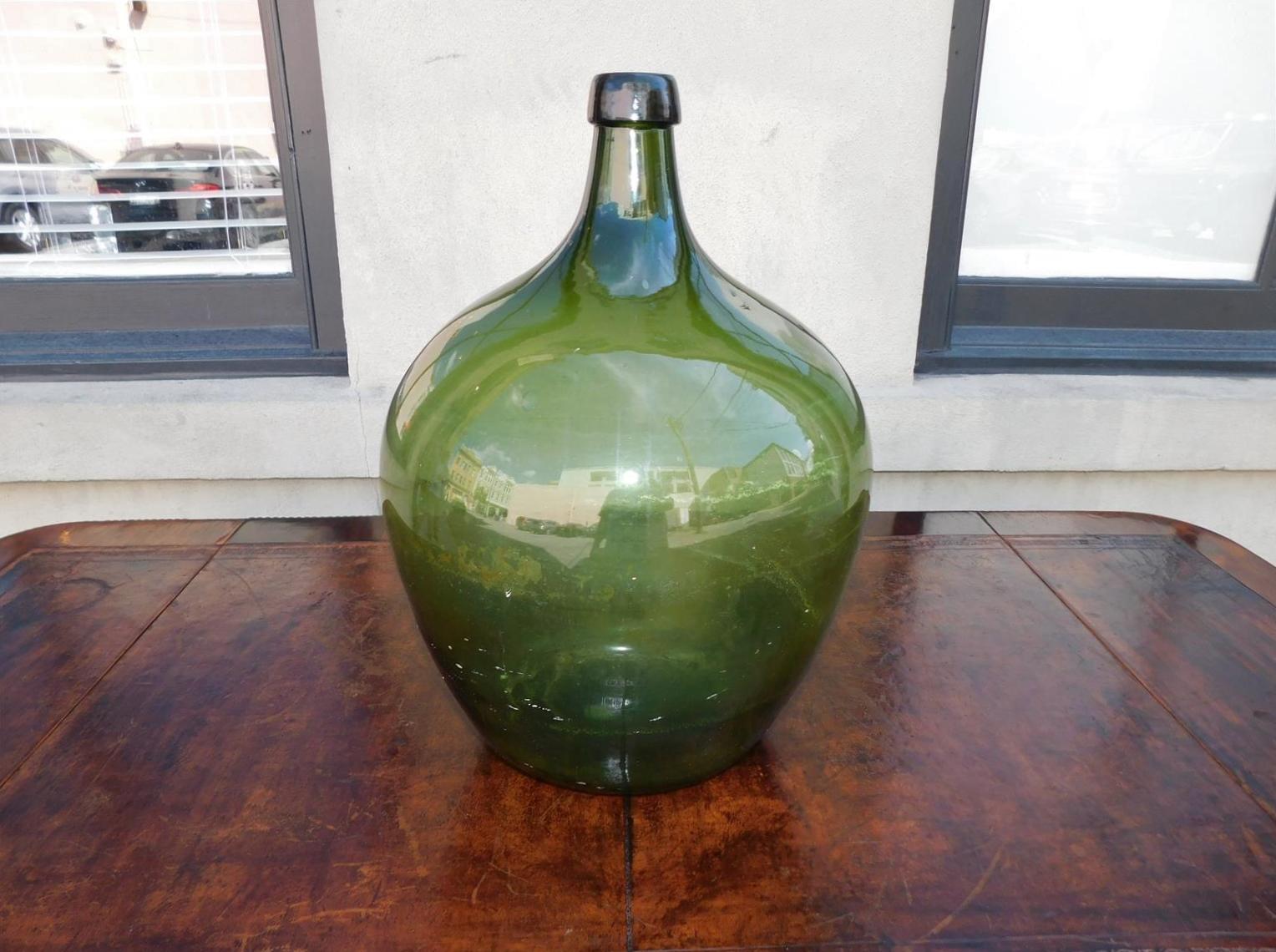 Tres Jarras Decorativas de Vidrio Soplado a Mano, Circa 1850 en venta 2