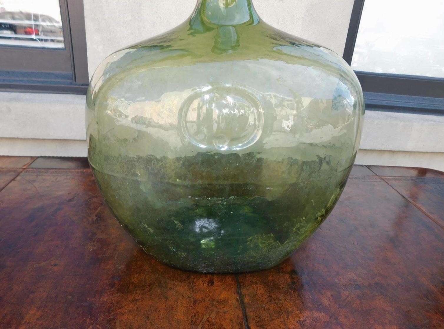 Tres Jarras Decorativas de Vidrio Soplado a Mano, Circa 1850 Francés en venta
