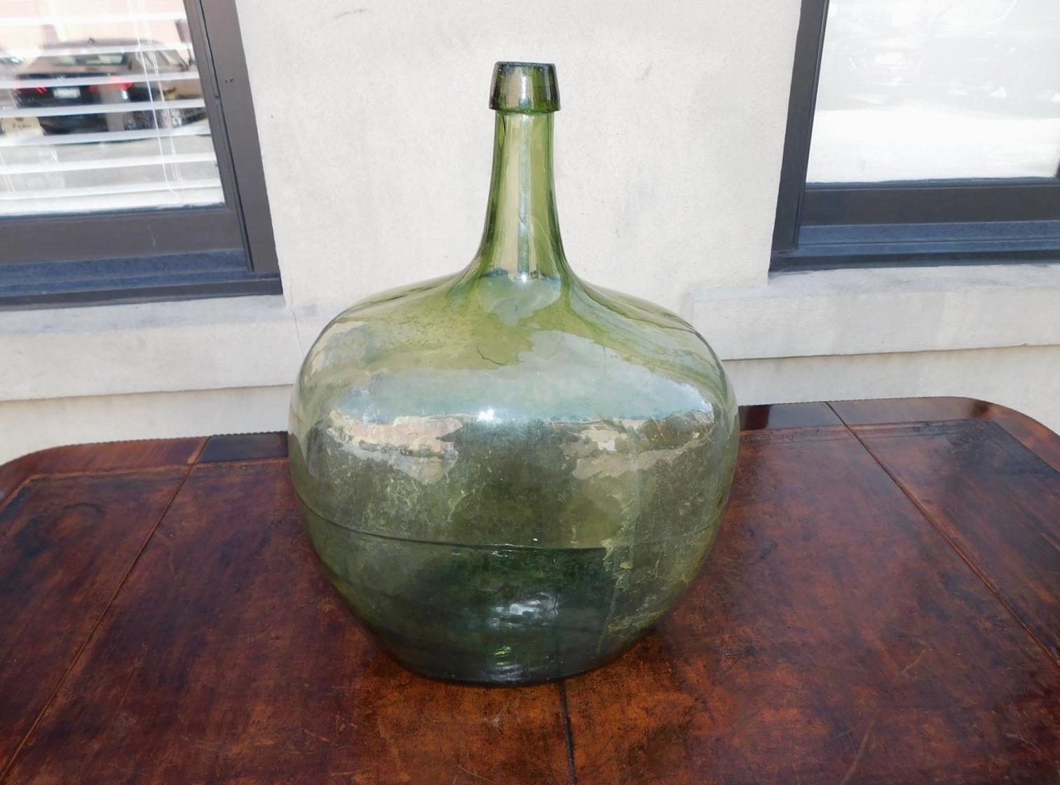 Tres Jarras Decorativas de Vidrio Soplado a Mano, Circa 1850 Hecho a mano en venta