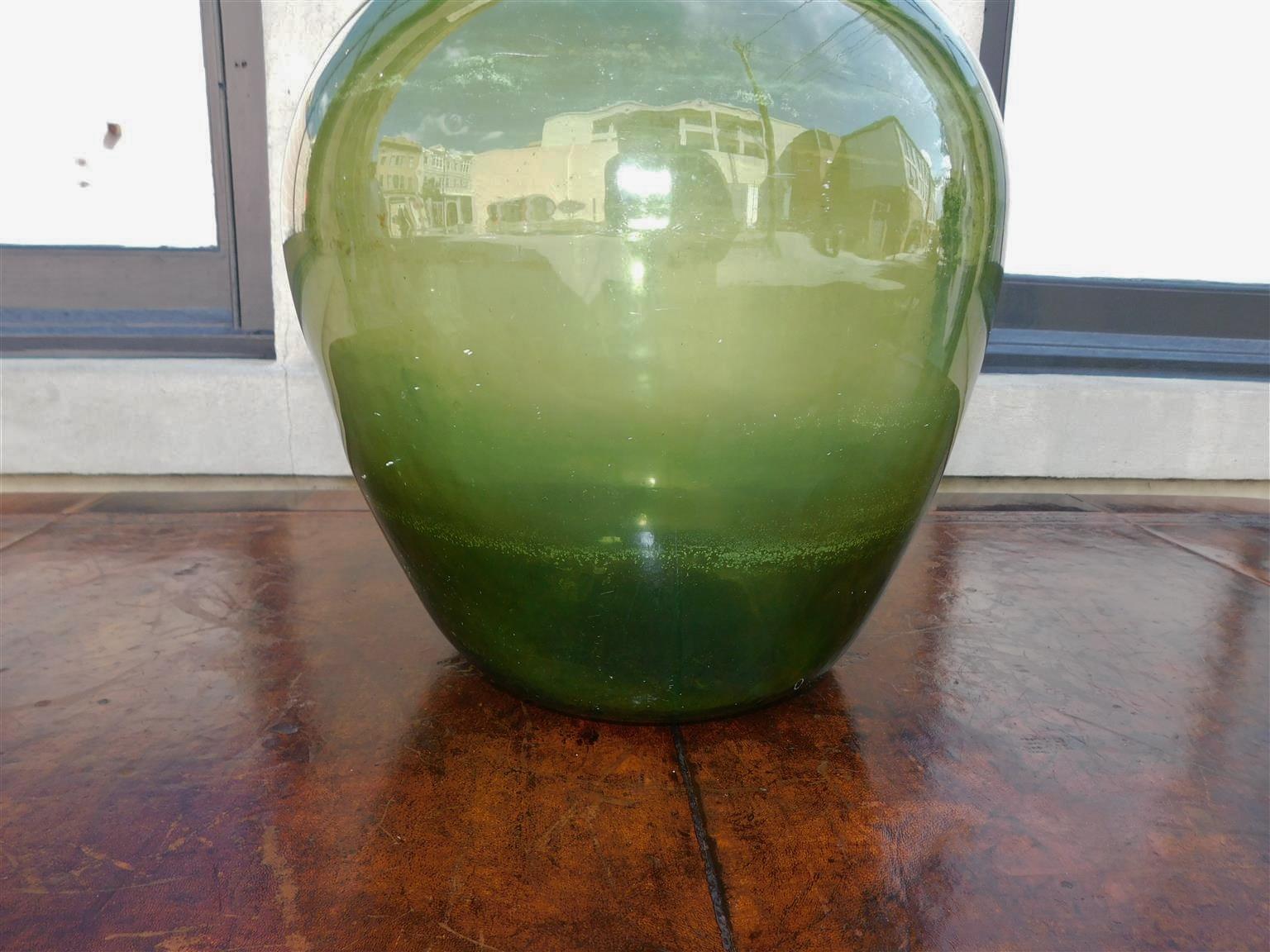 Tres Jarras Decorativas de Vidrio Soplado a Mano, Circa 1850 en venta 1