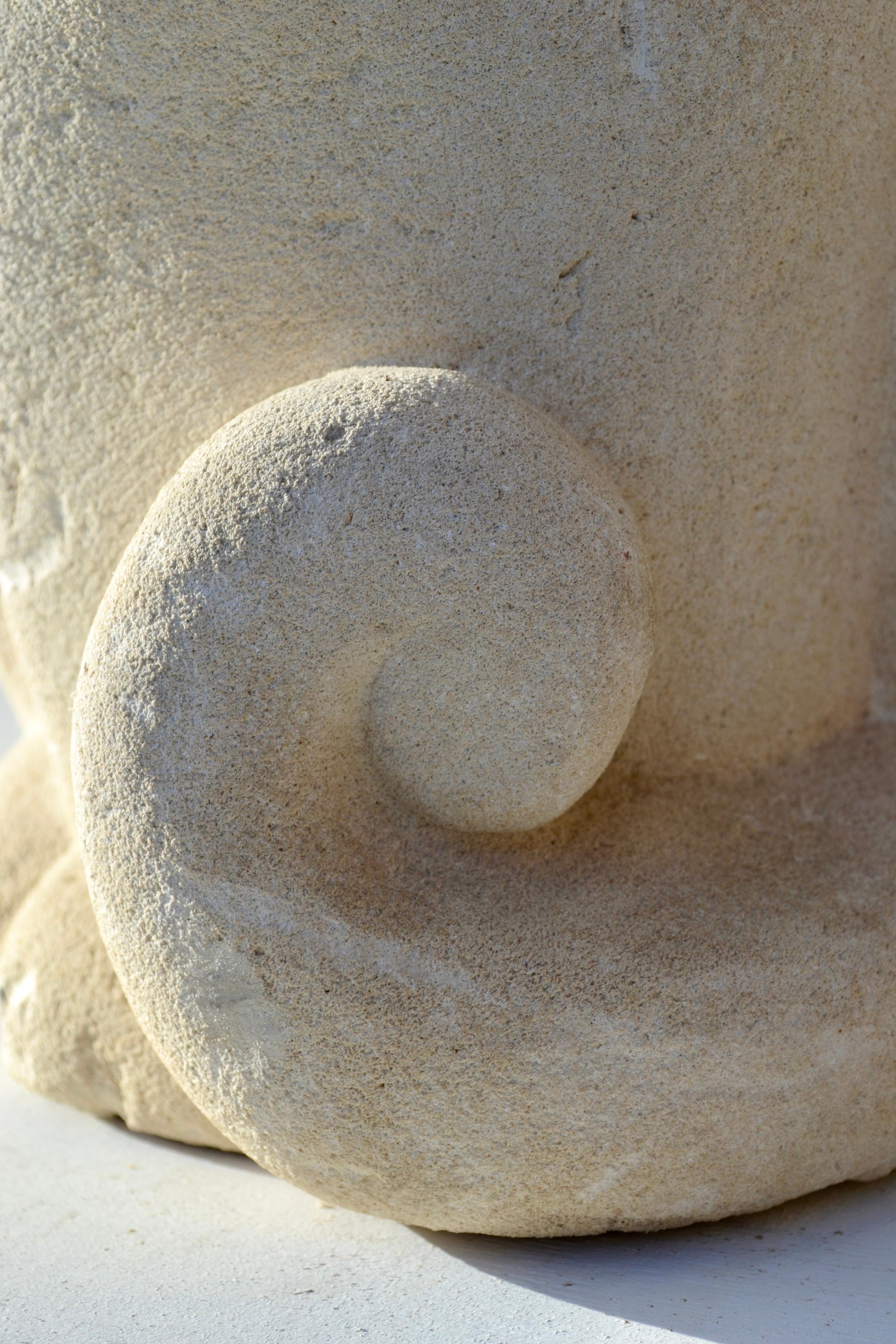 Lampe chat en pierre calcaire sculptée à la main, 1970 en vente 1