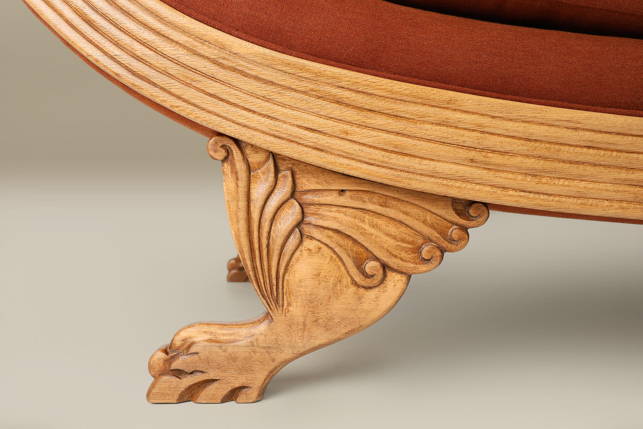 Hand-Carved French hand carved oak daybed in Empire style For Sale